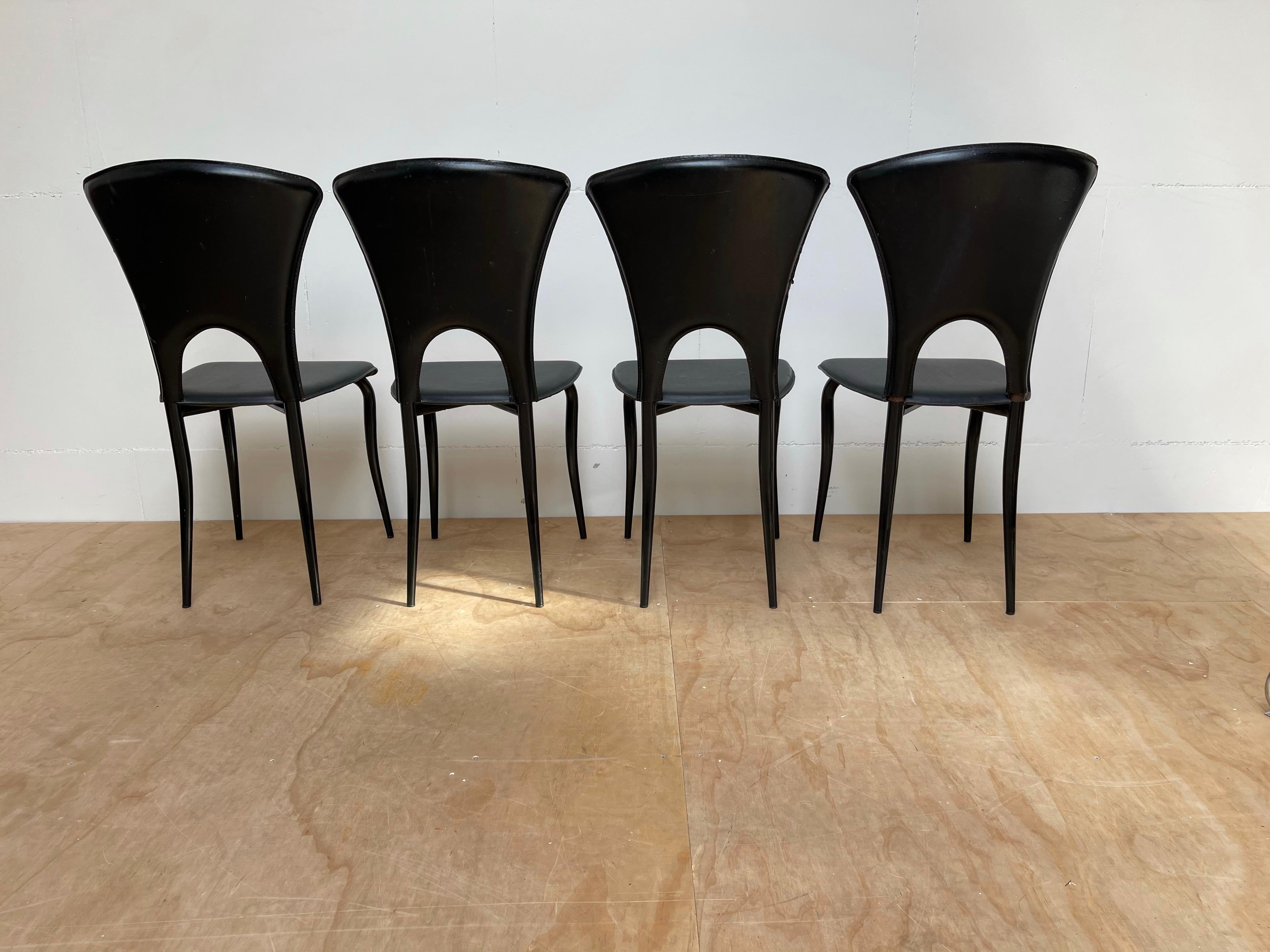 Italian Design Mid-Century Modern Set of 4 Dining Chairs w. Black Leather Seats In Good Condition For Sale In Lisse, NL