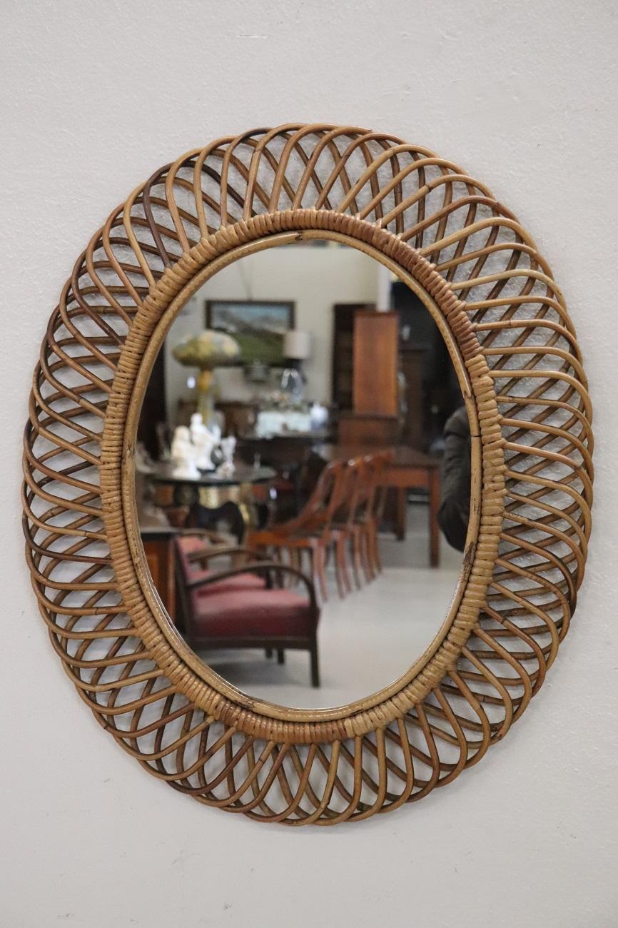 Mid-Century moderno Specchio da parete ovale in bambù di design italiano del metà del secolo scorso in vendita