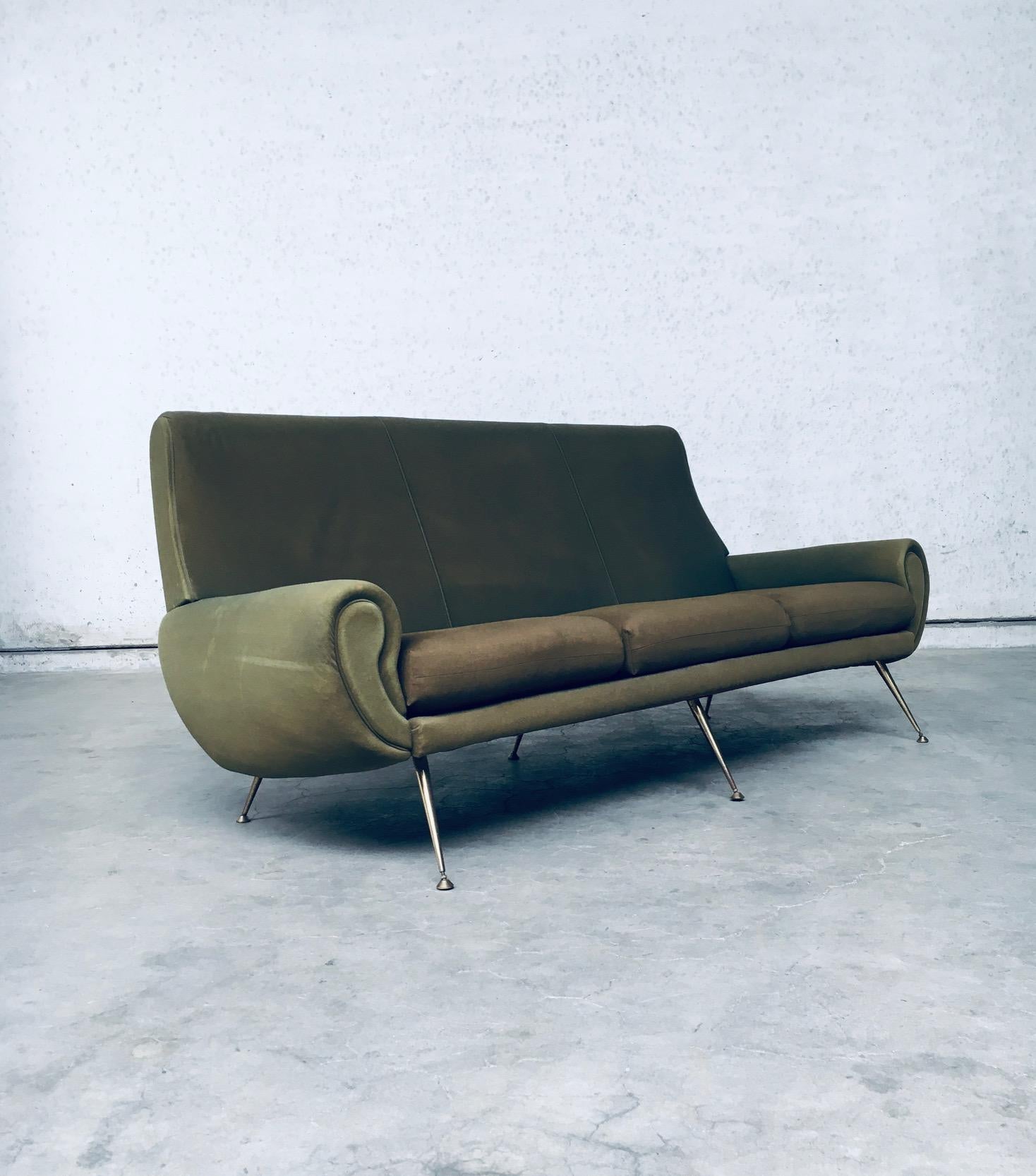 Italian Design Mid-Century Modern Sofa by Gigi Radice for Minotti, Italy, 1950's 13