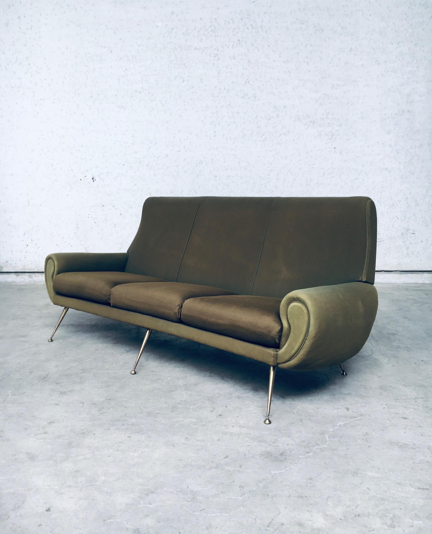 Italian Design Mid-Century Modern Sofa by Gigi Radice for Minotti, Italy, 1950's 2