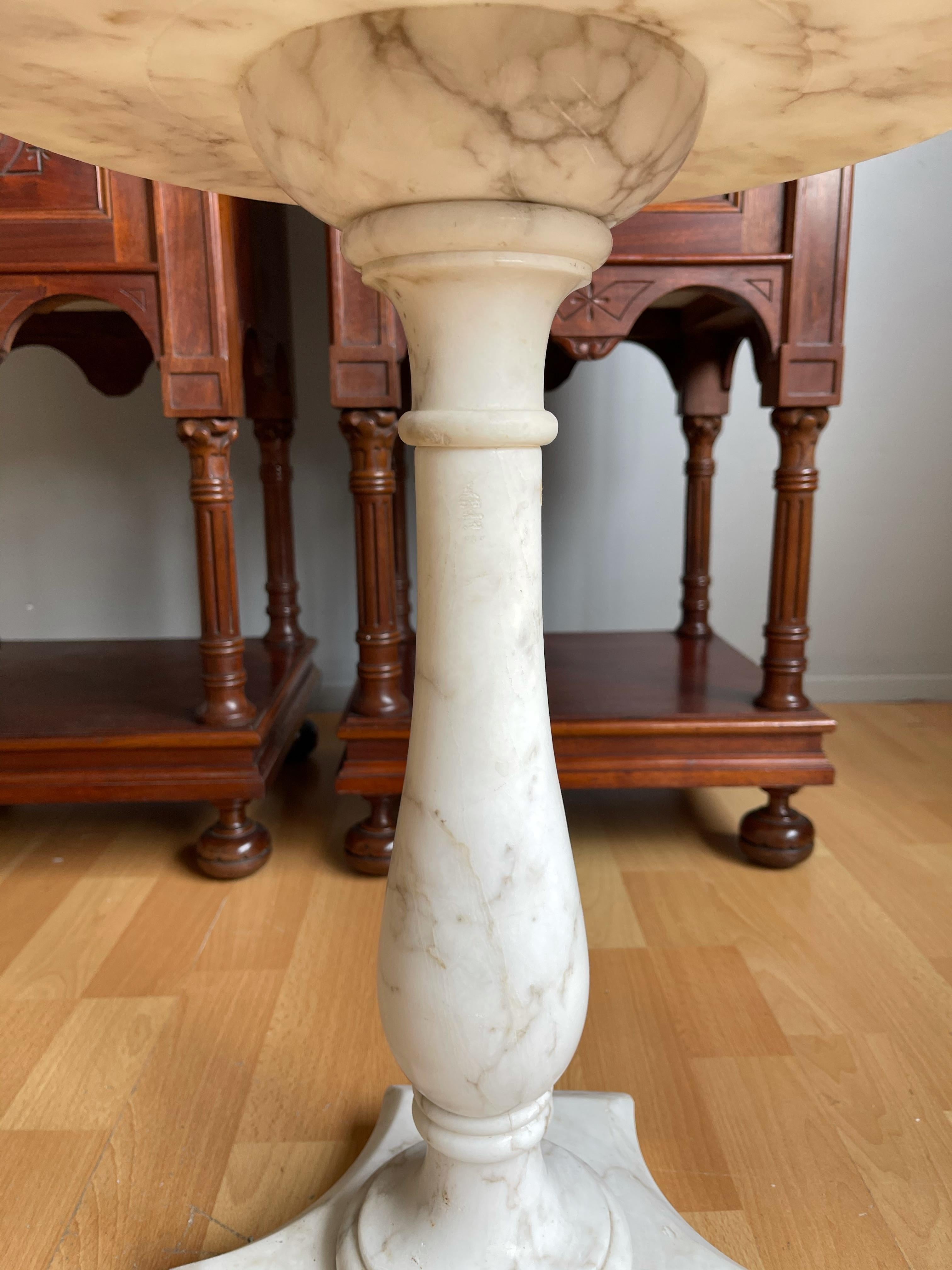 Italian Design Midcentury Modern White Carrara Marble Pedestal Stand / End Table For Sale 6