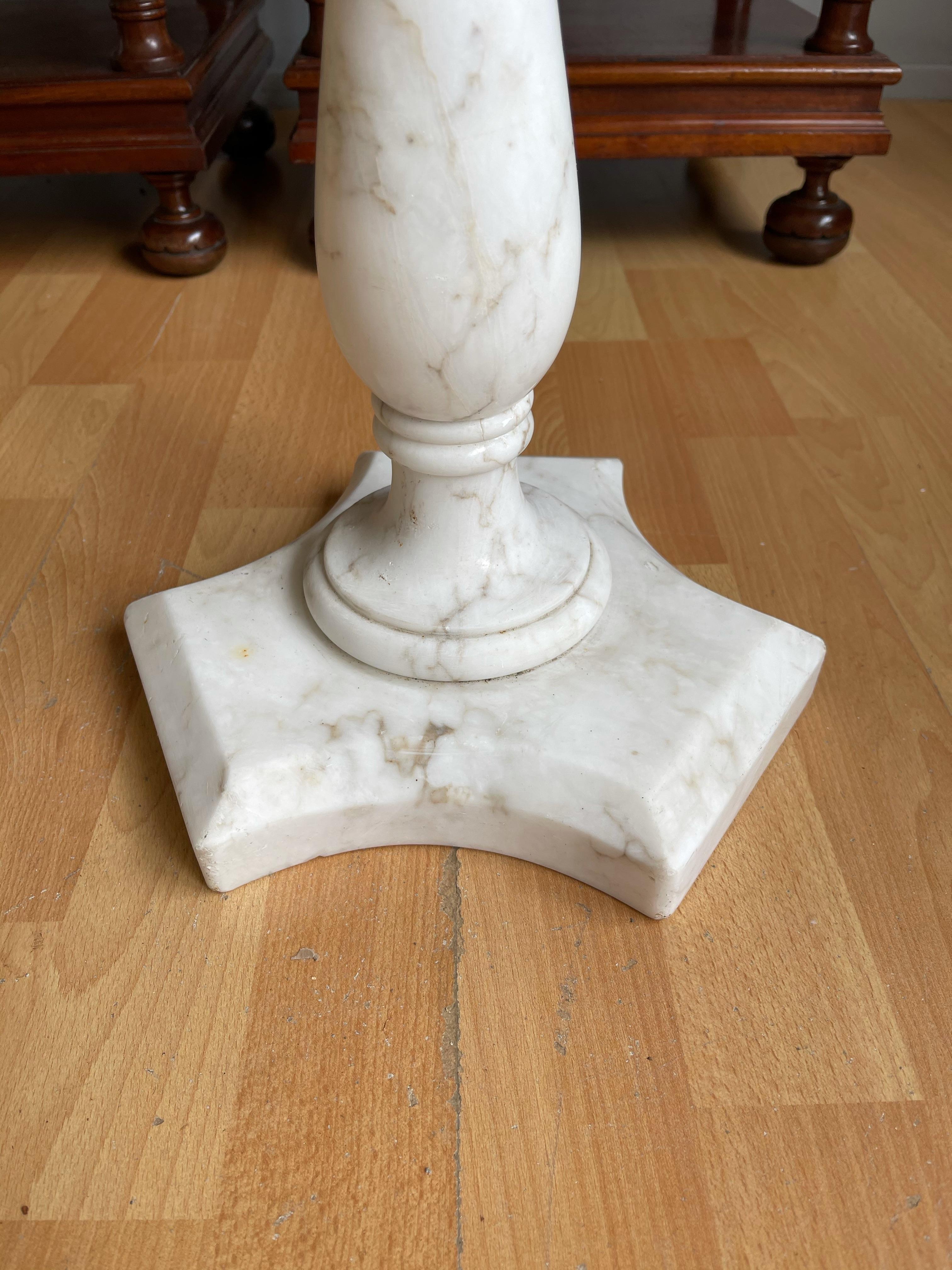 Italian Design Midcentury Modern White Carrara Marble Pedestal Stand / End Table For Sale 7