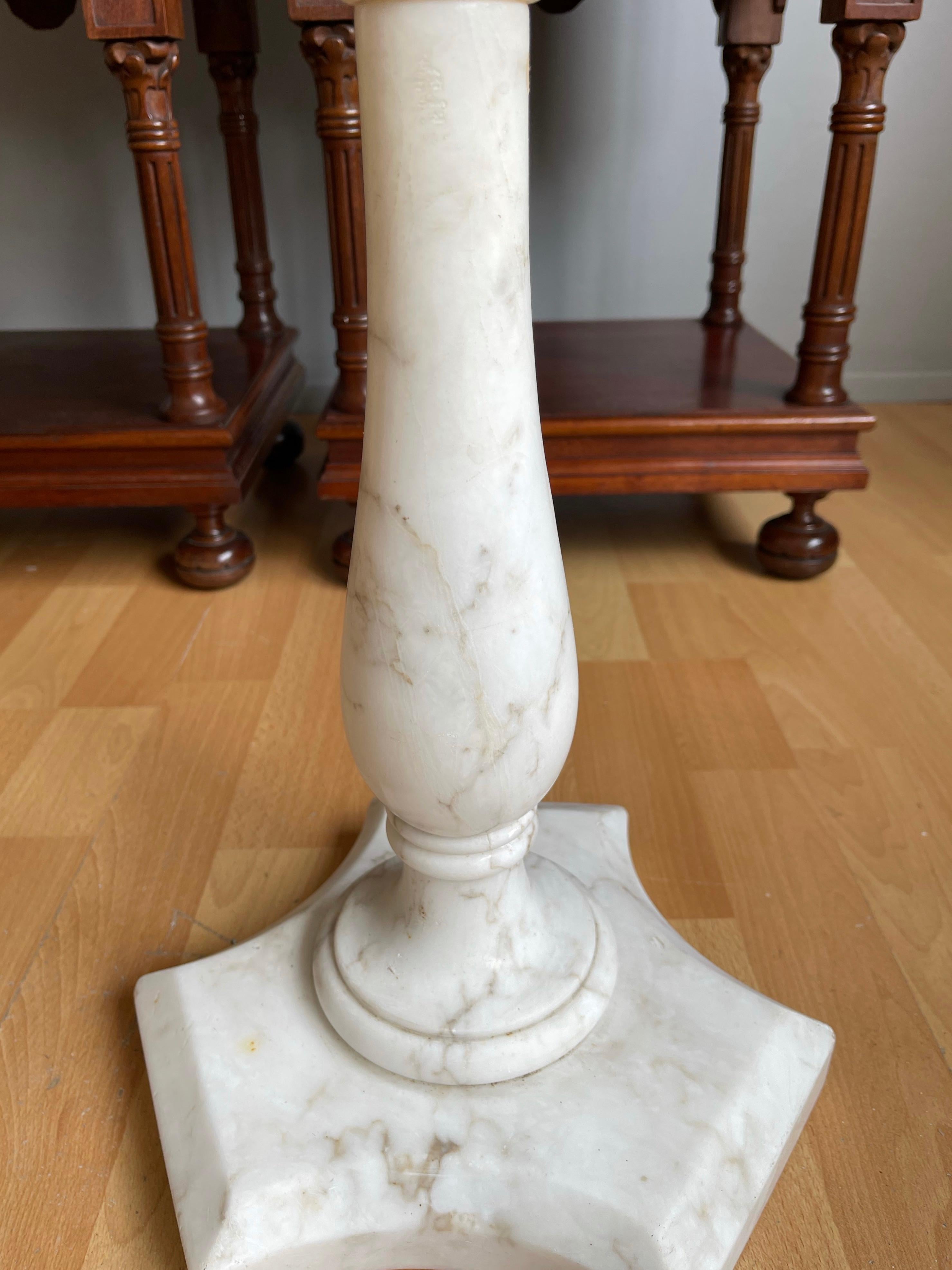Italian Design Midcentury Modern White Carrara Marble Pedestal Stand / End Table For Sale 8