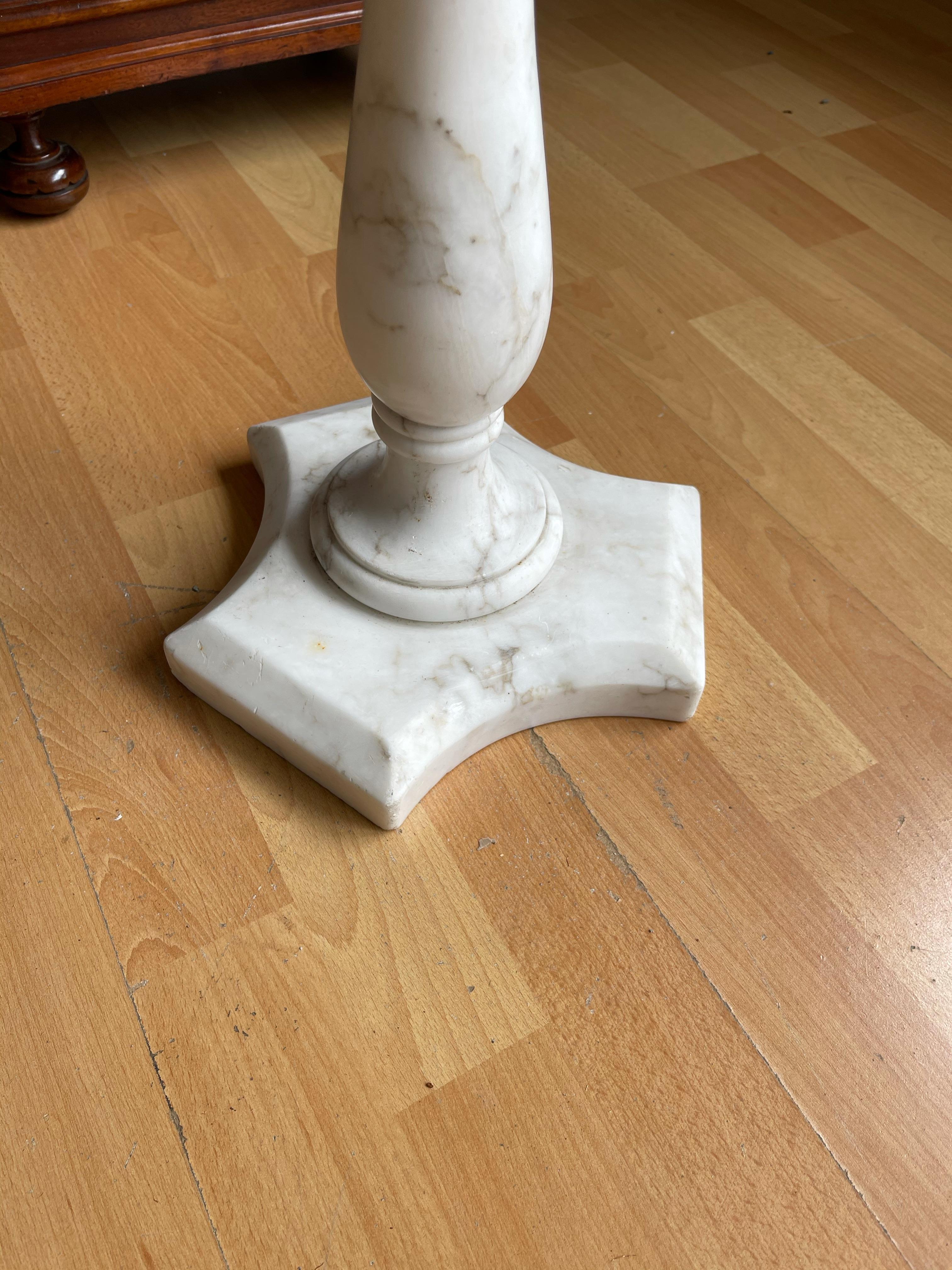Mid-Century Modern Italian Design Midcentury Modern White Carrara Marble Pedestal Stand / End Table For Sale