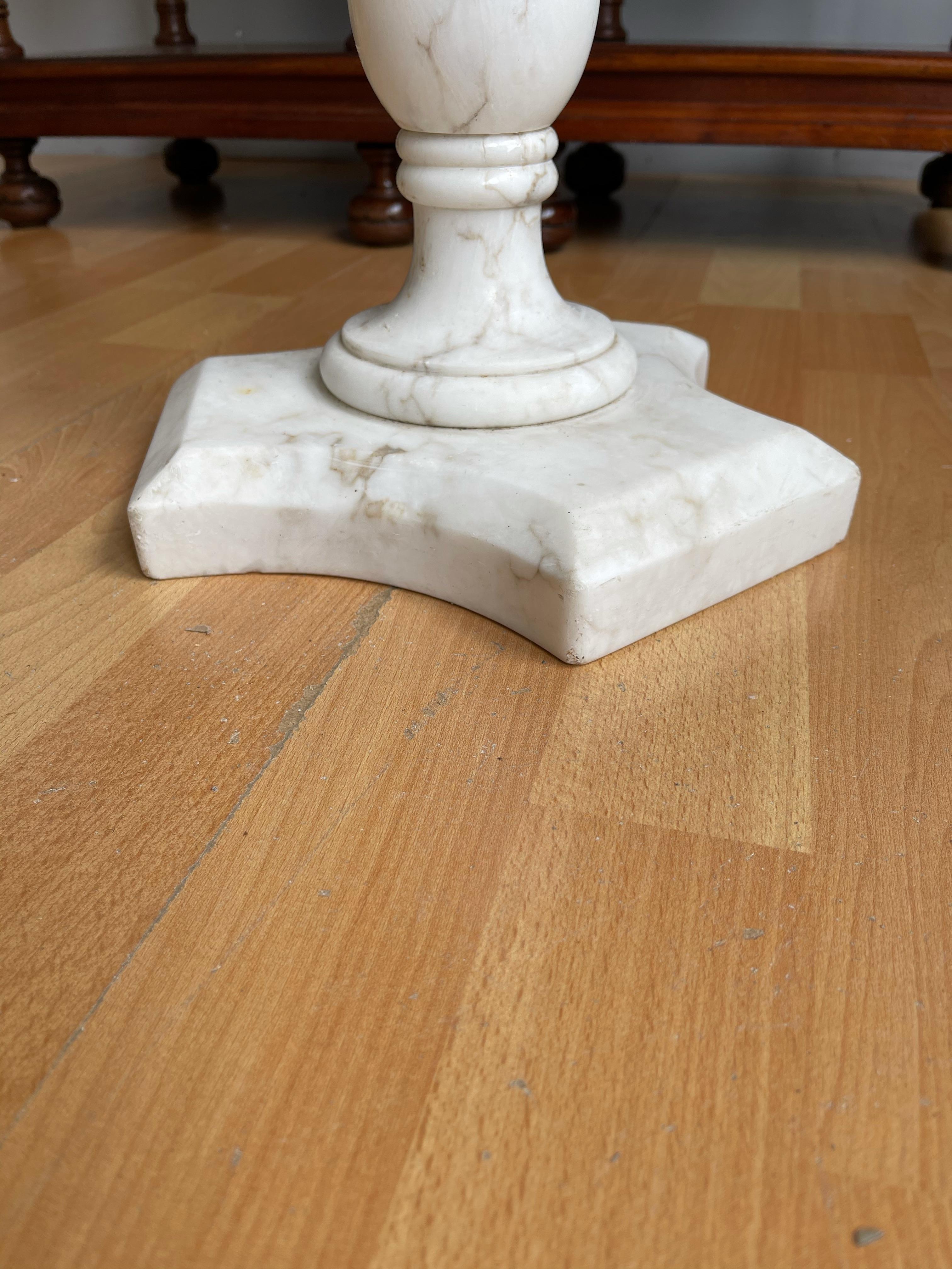 Italian Design Midcentury Modern White Carrara Marble Pedestal Stand / End Table For Sale 2