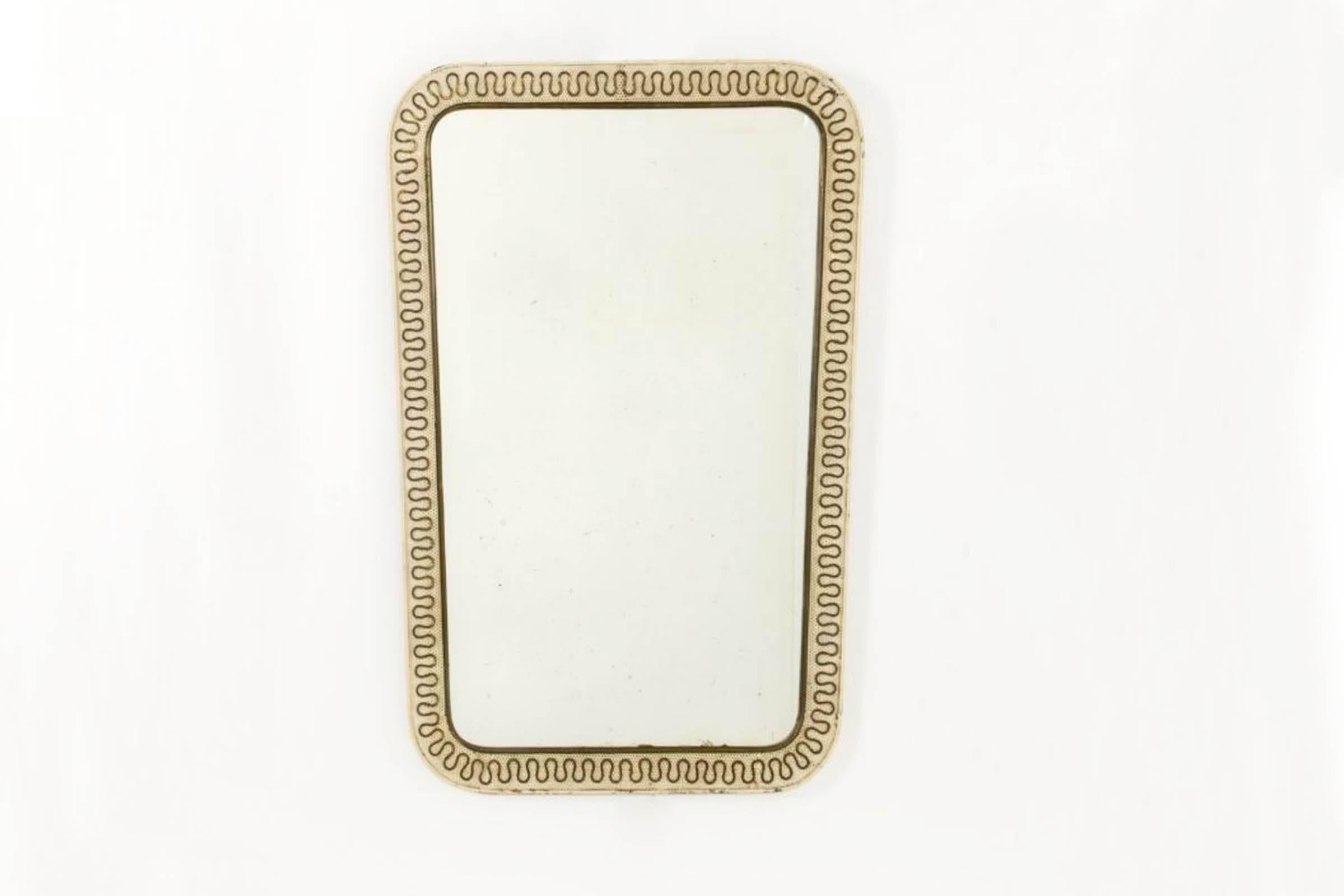 Take note of the stylish details in brass.
