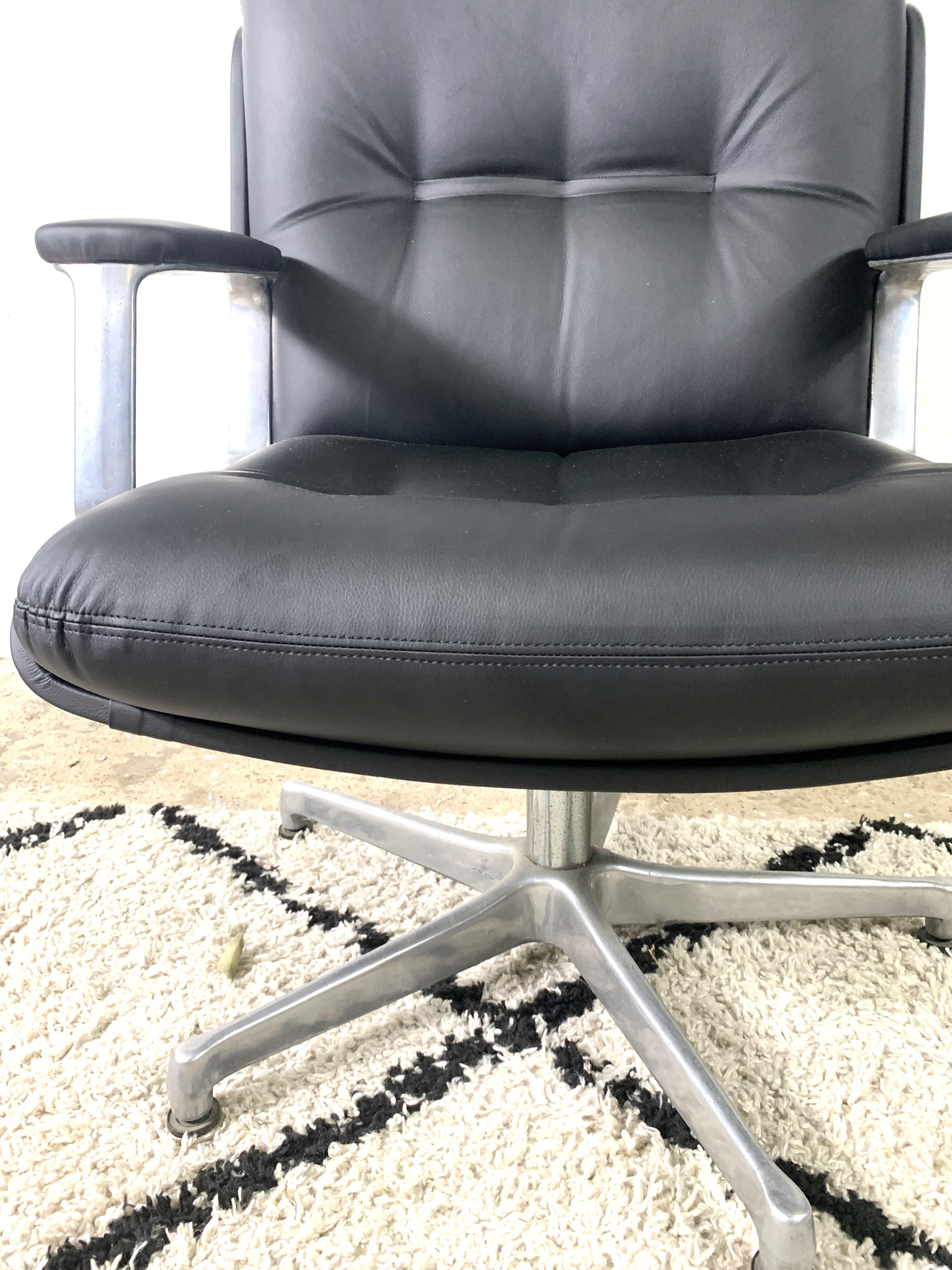 Italian Design Office Leatherette Armchair By Vaghi For Sale 5