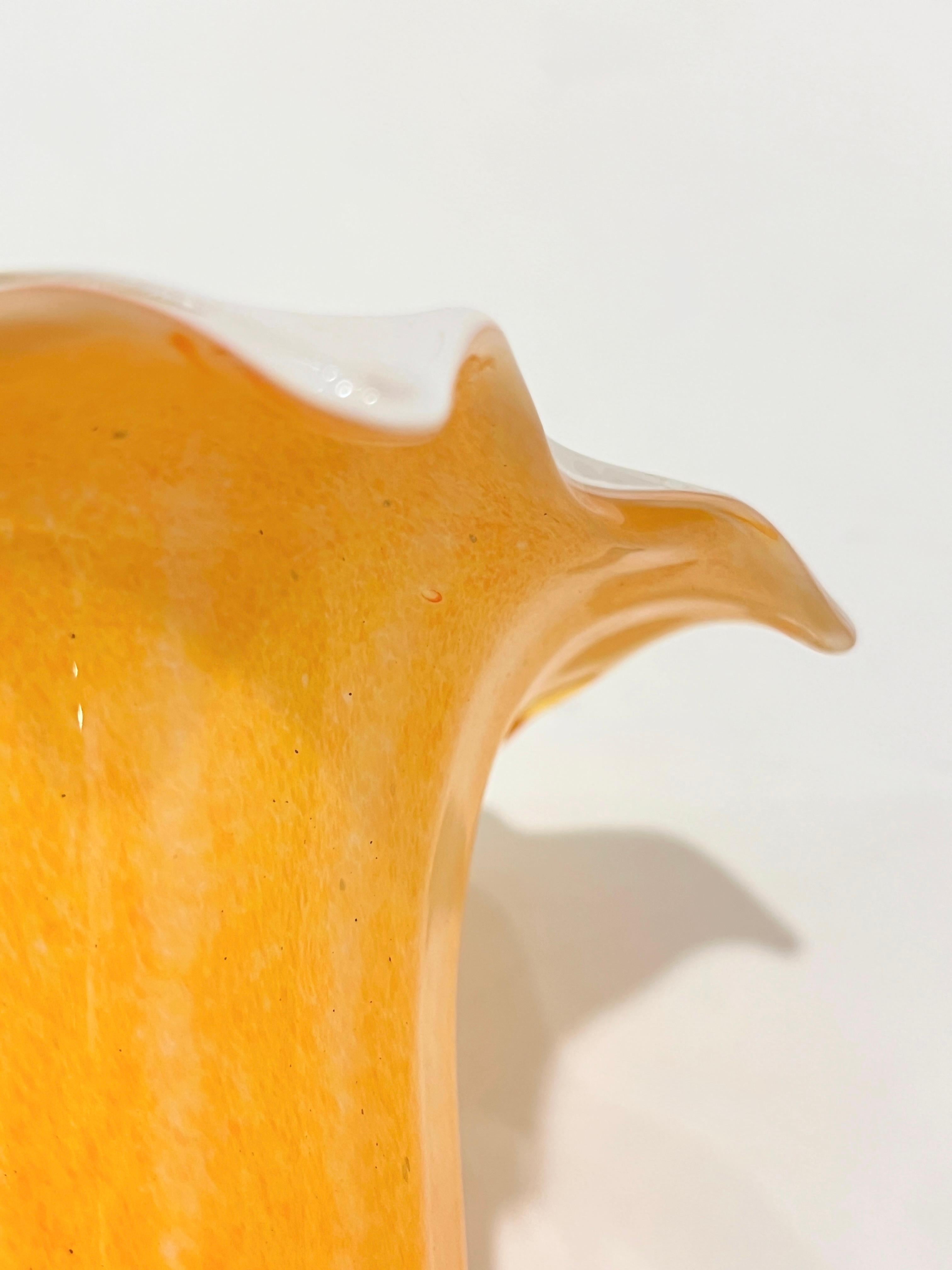 Italian Design Organic Modern Orange Art Glass Lit Flower White Vase/Tischlampe im Angebot 2