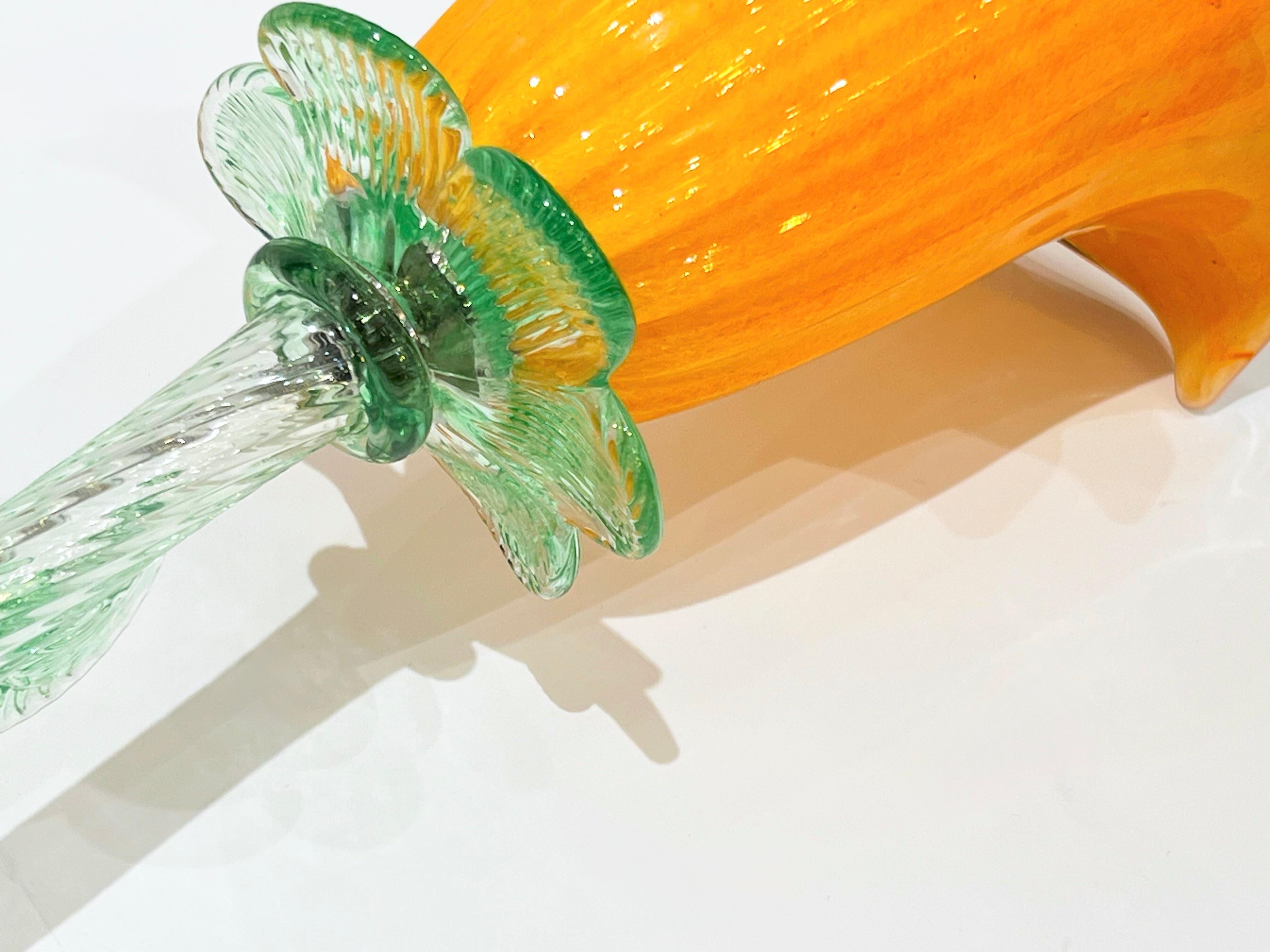 Lampe de vase/table italienne moderne organique orange Art Glass Lit Flower White en vente 5