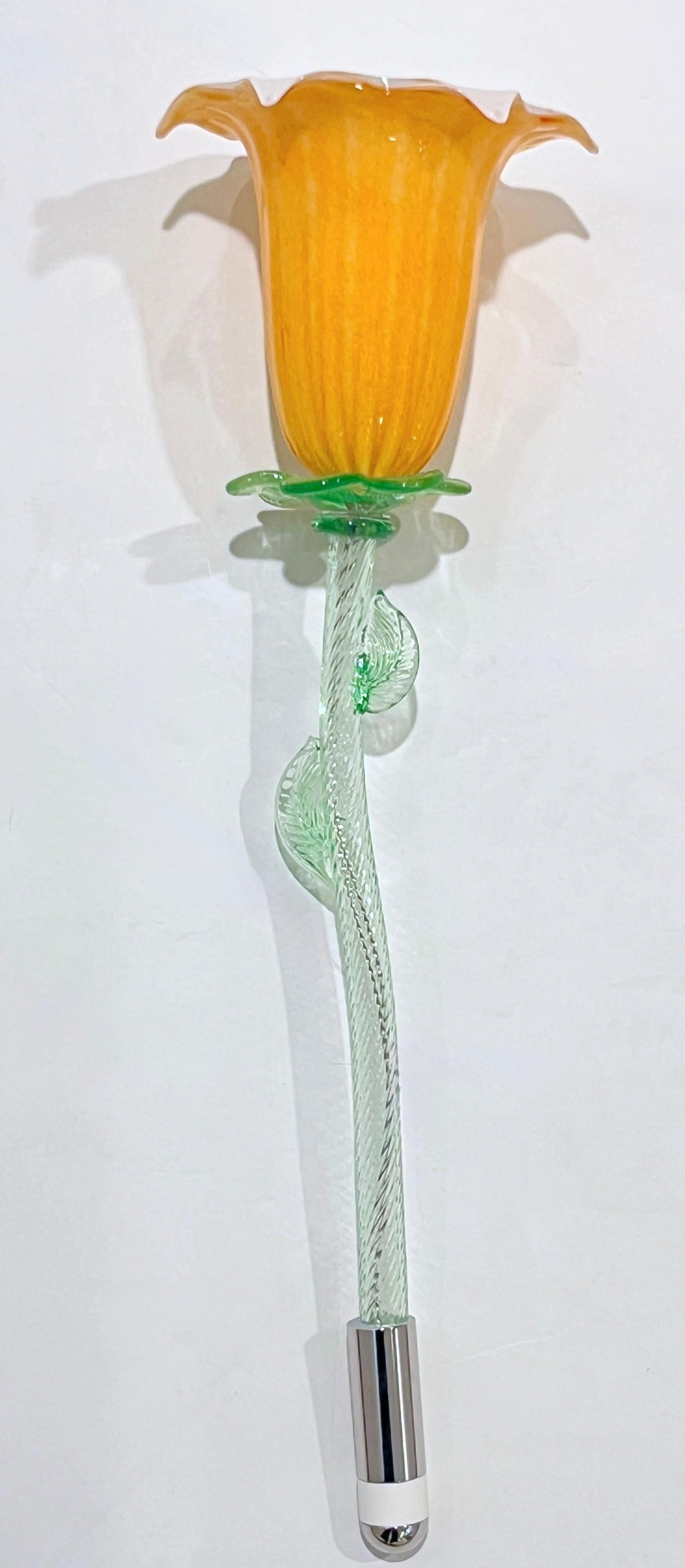 Lampe de vase/table italienne moderne organique orange Art Glass Lit Flower White en vente 6