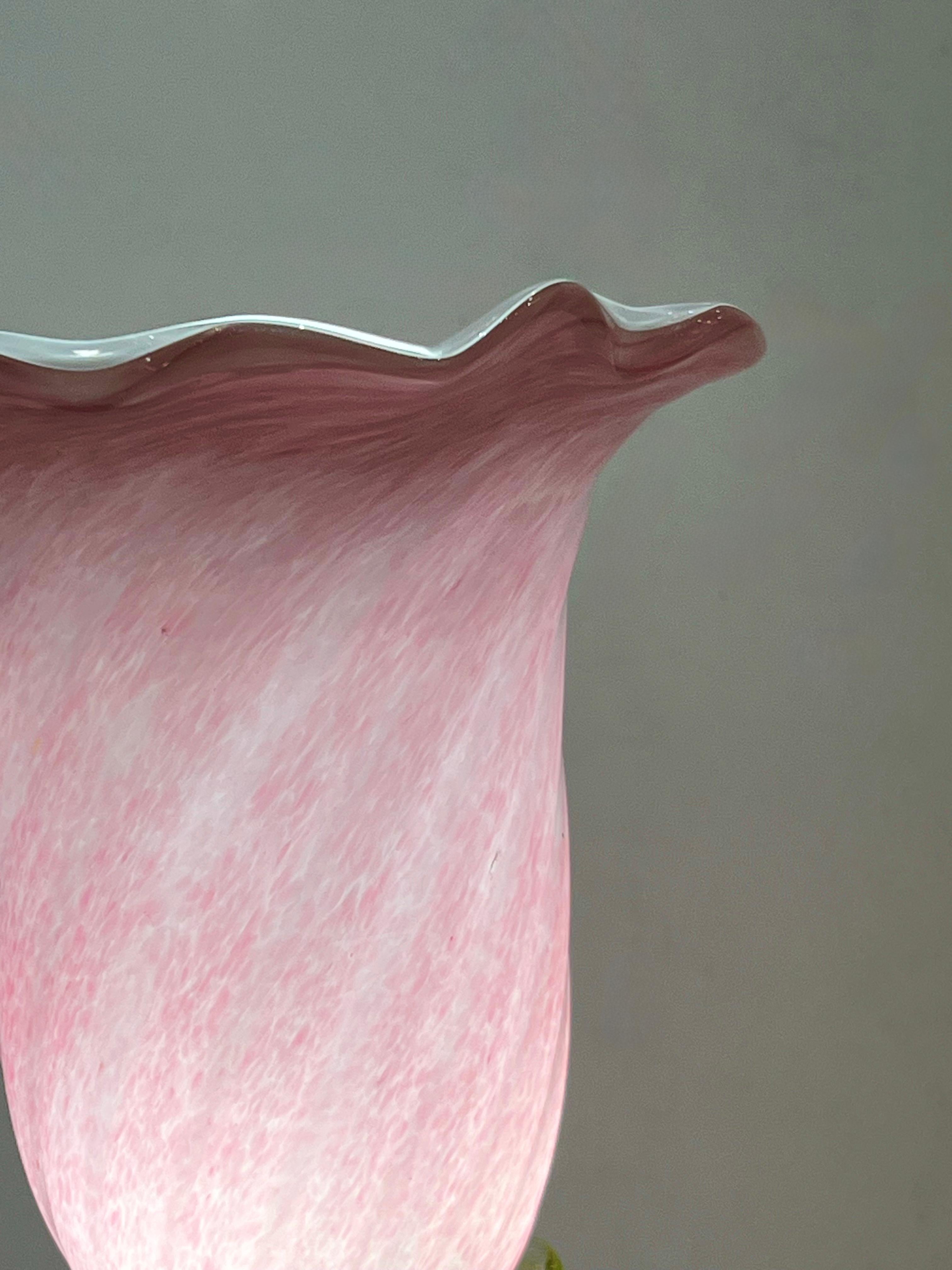 Vase/Lampe de table italienne moderne organique rose Art Glass Lit Flower White en vente 7