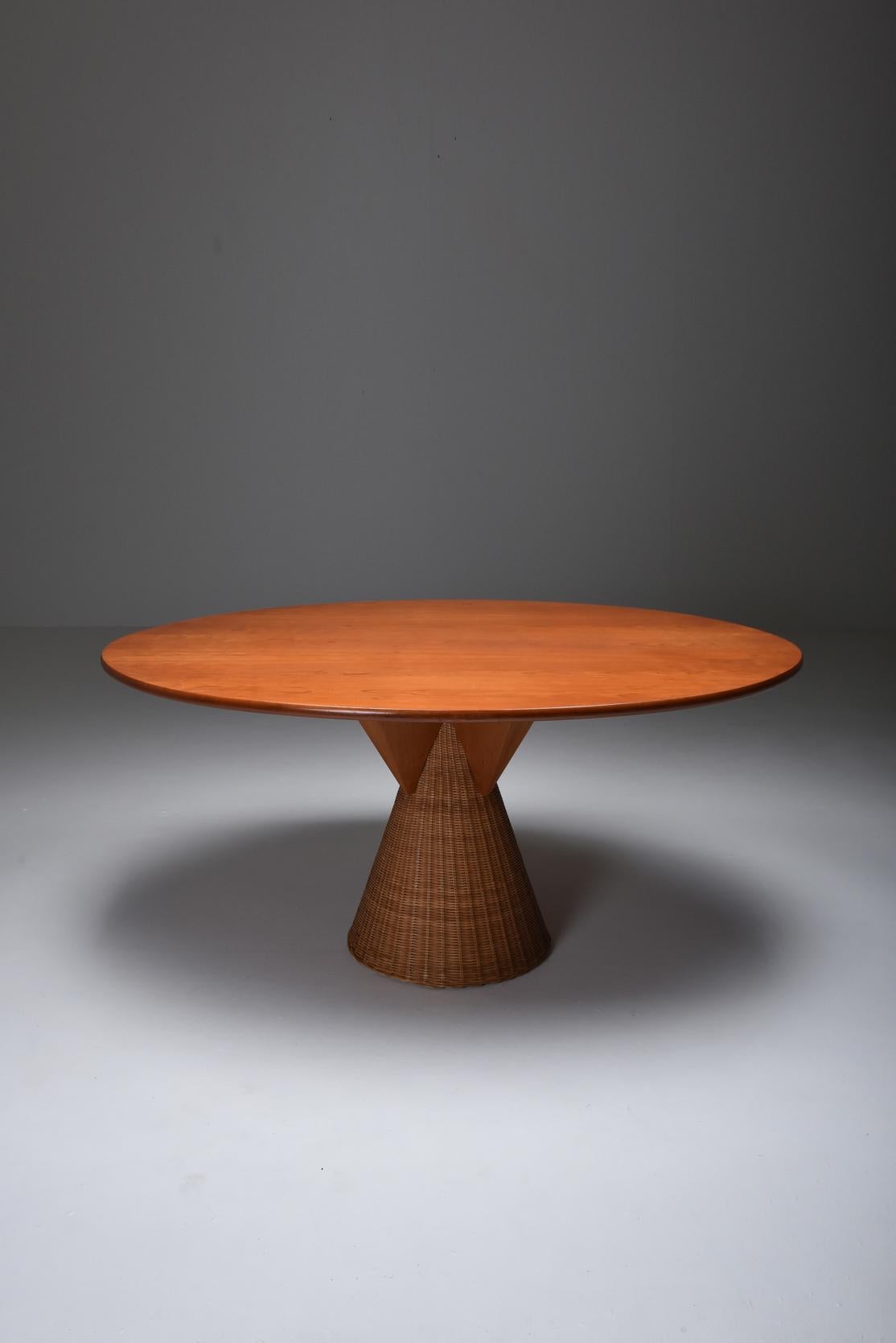 Italian Design Oval Mid-Century Modern Dining Table on a Rattan Base 3