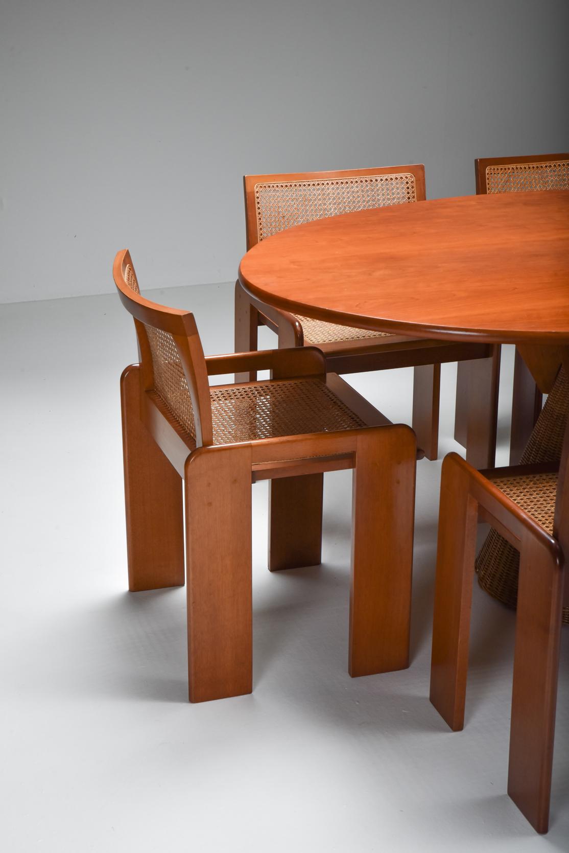 Italian Design Oval Mid-Century Modern Dining Table on a Rattan Base 4