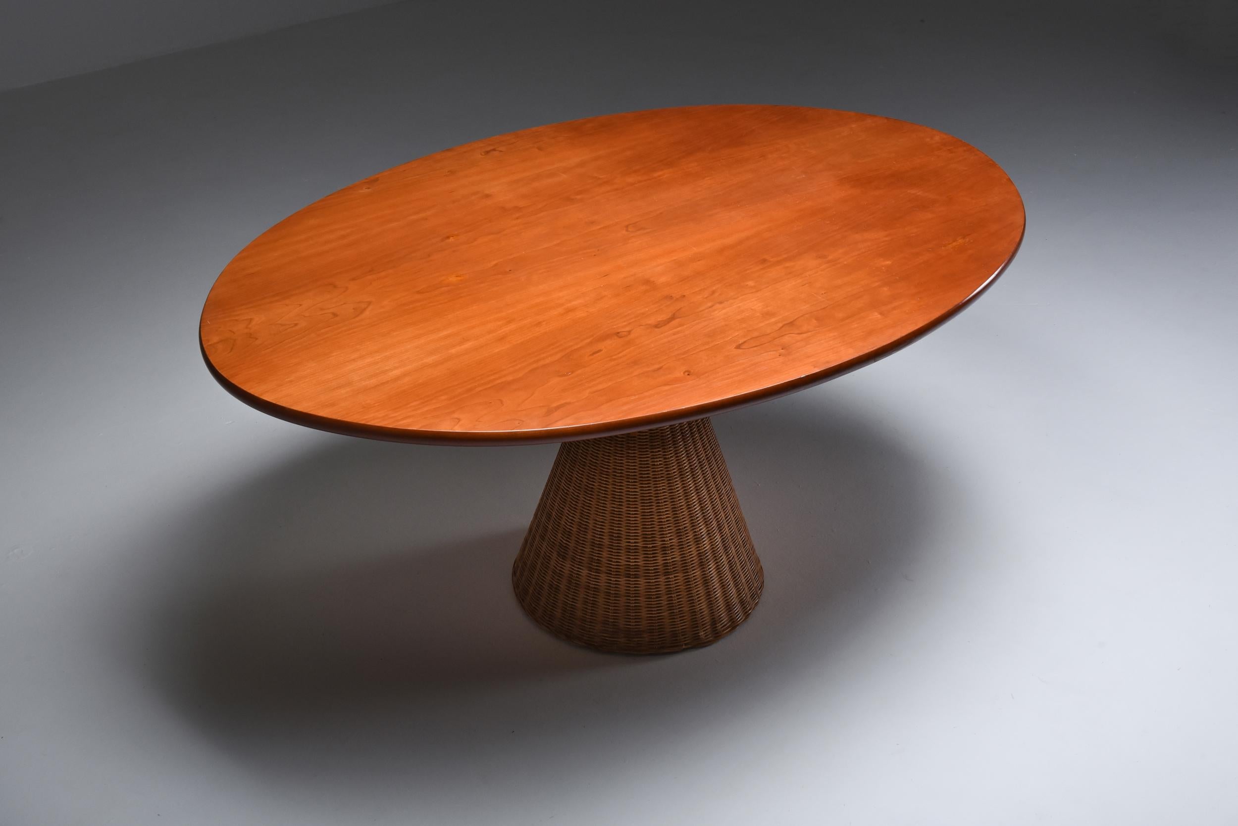 Late 20th Century Italian Design Oval Mid-Century Modern Dining Table on a Rattan Base