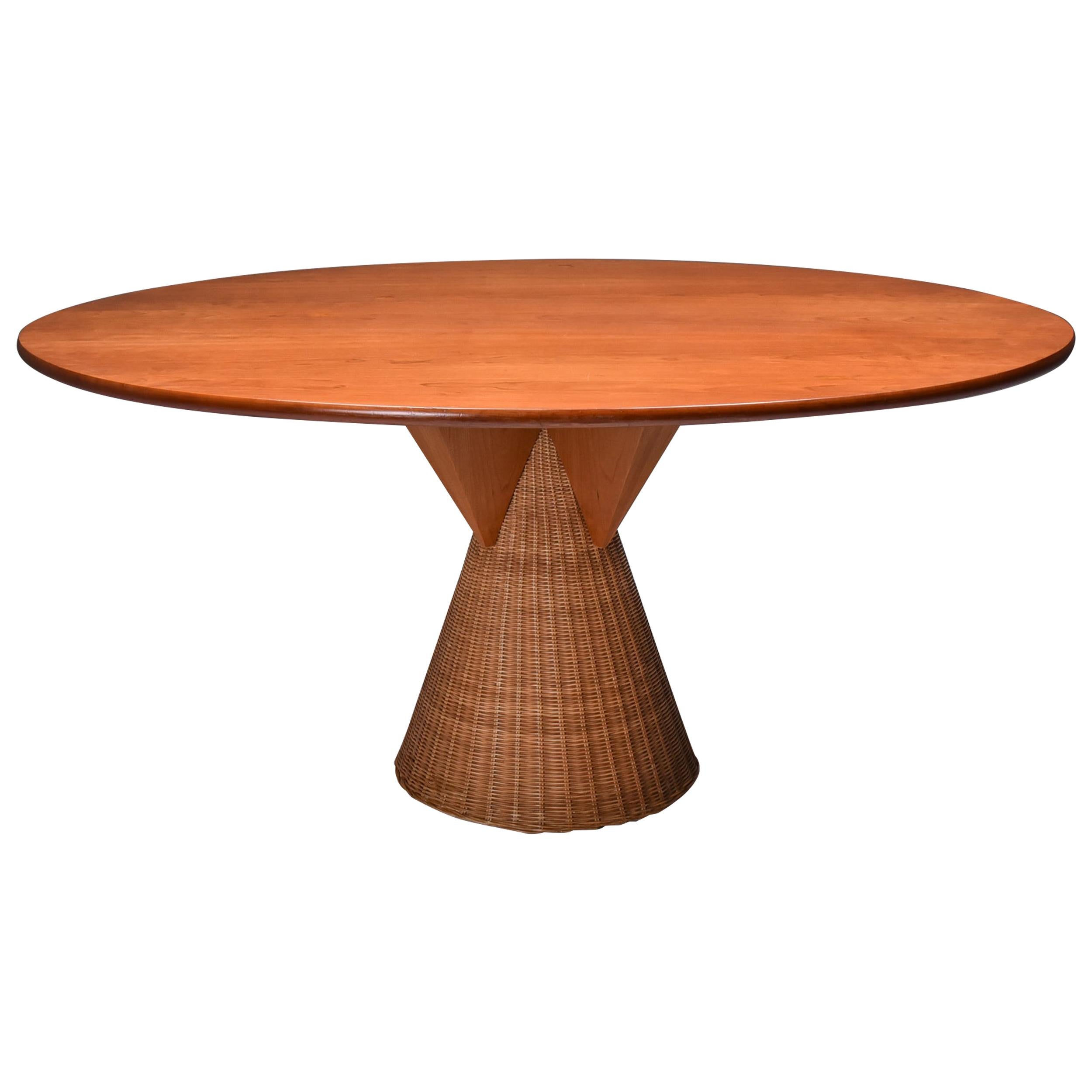 Italian Design Oval Mid-Century Modern Dining Table on a Rattan Base