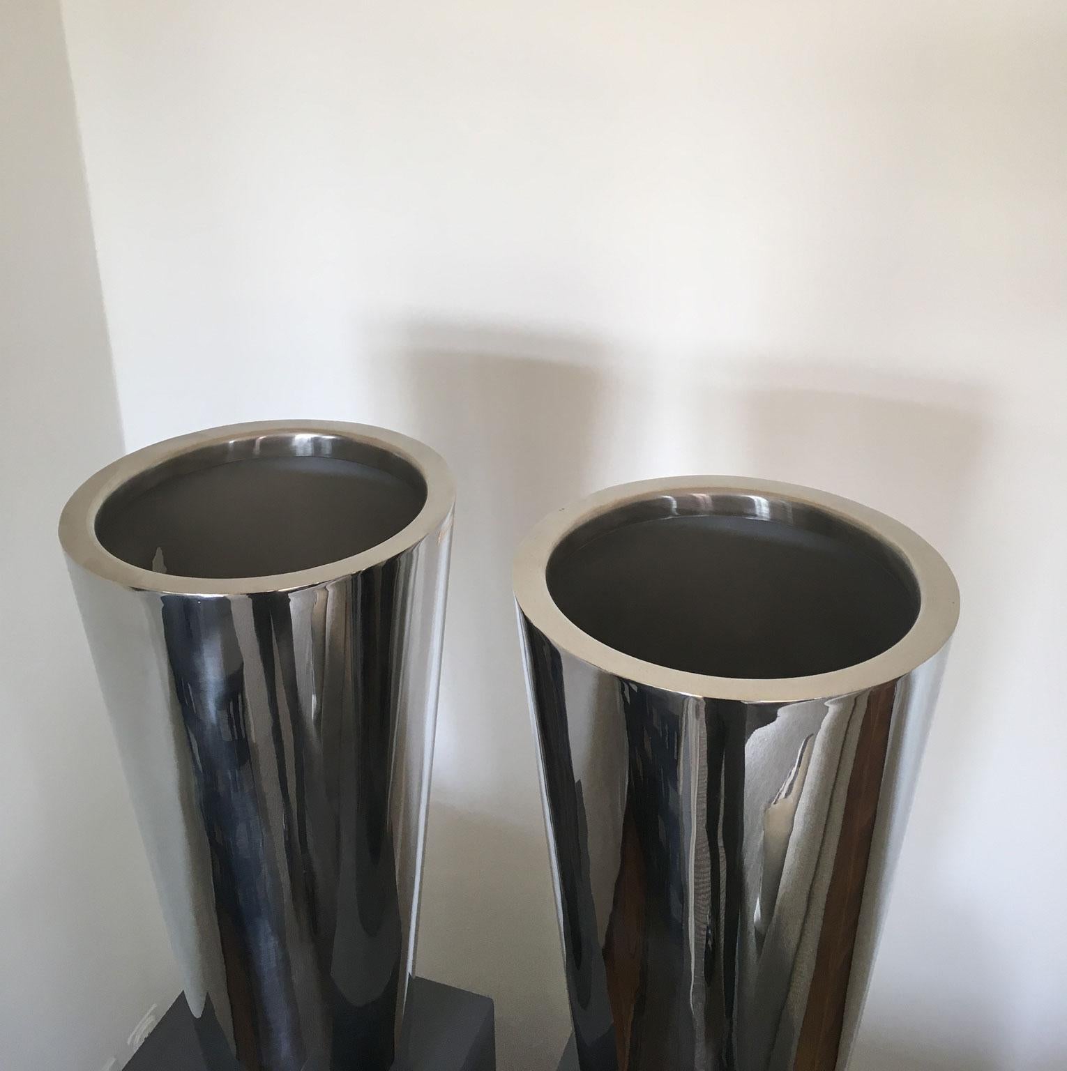 Italian Design Pair Metal Chrome Finish Vases For Sale 4