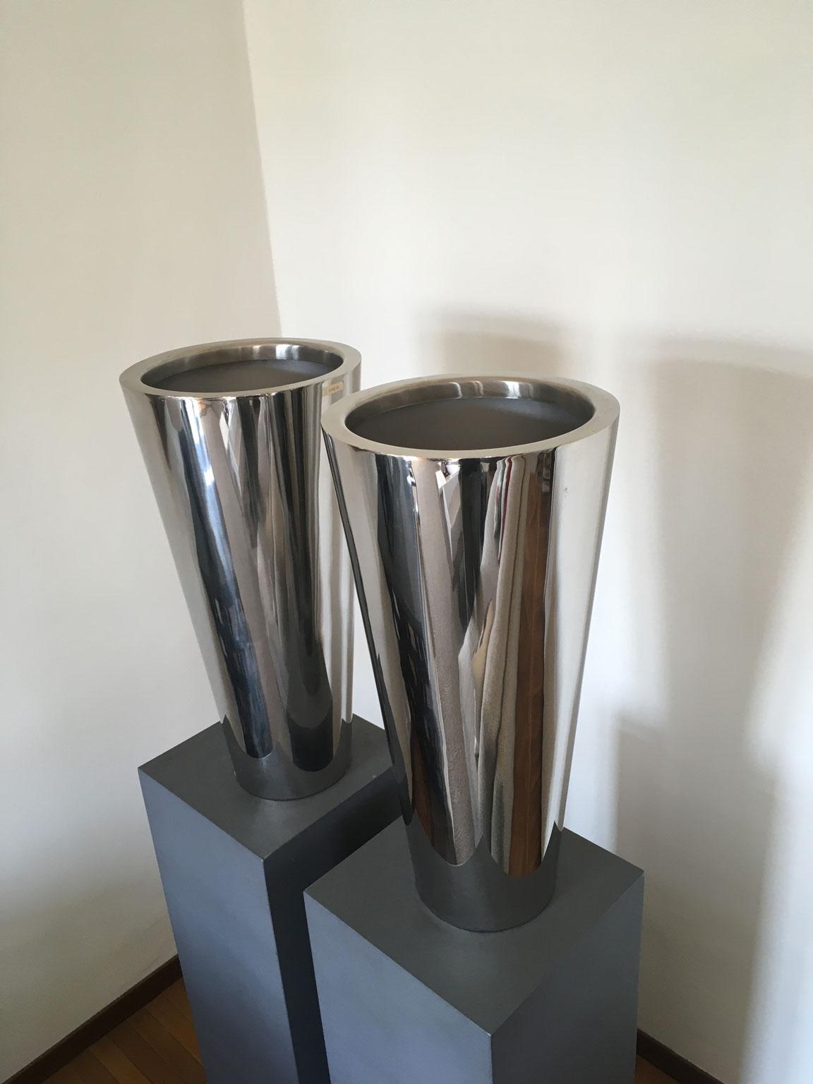 Italian Design Pair Metal Chrome Finish Vases For Sale 1
