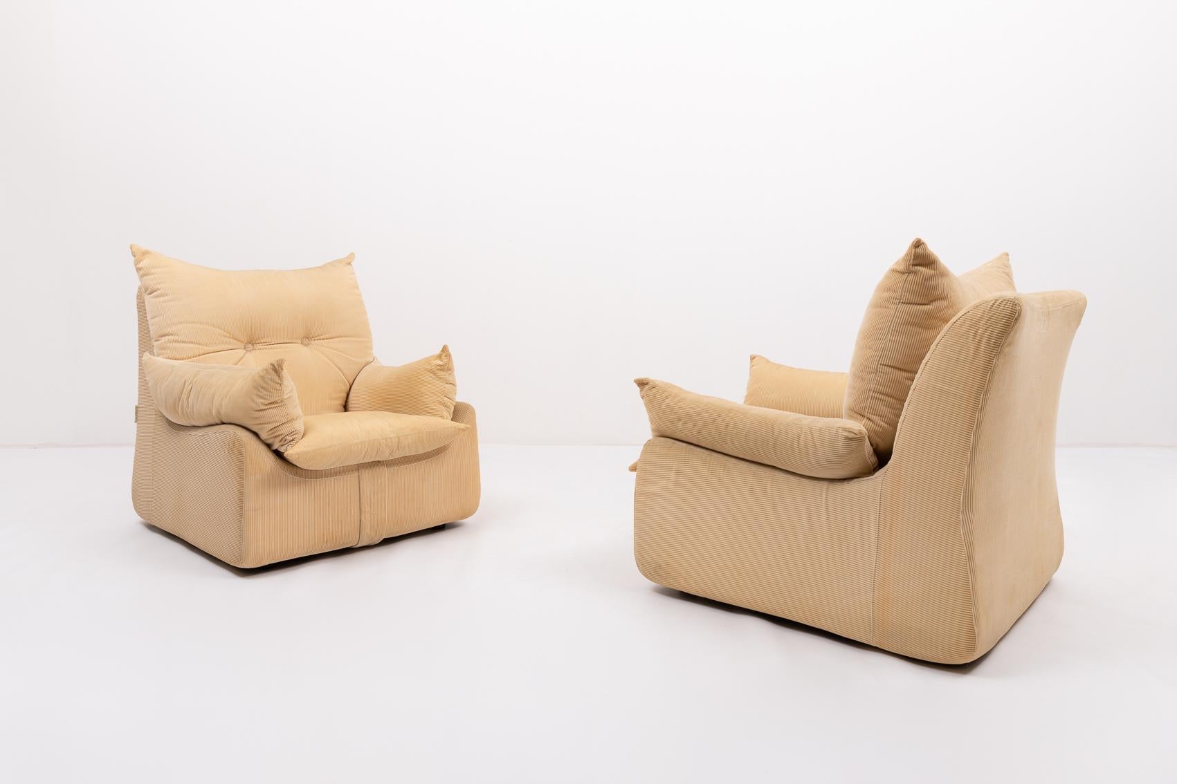 Fabric Italian design pair of lounge chairs by Aldo Ciabatti for Stilgamma, 1970’s For Sale