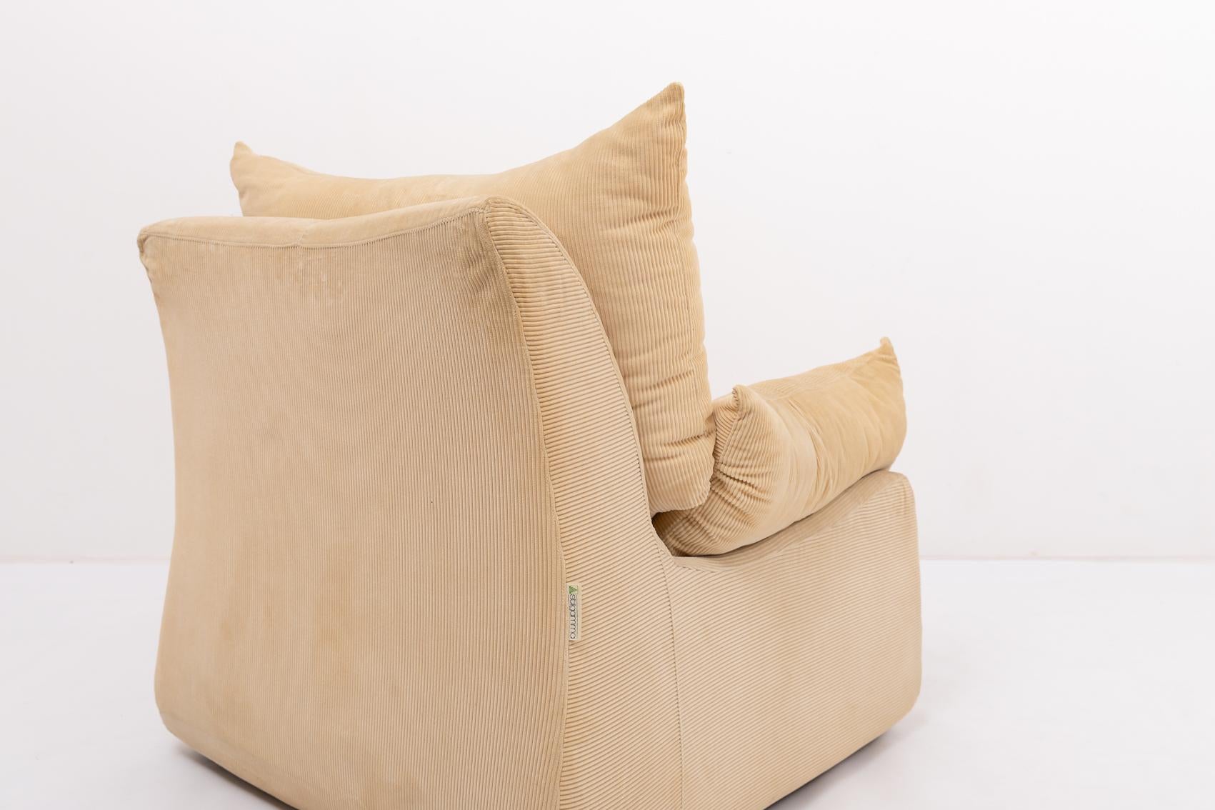 Italian design pair of lounge chairs by Aldo Ciabatti for Stilgamma, 1970’s For Sale 3