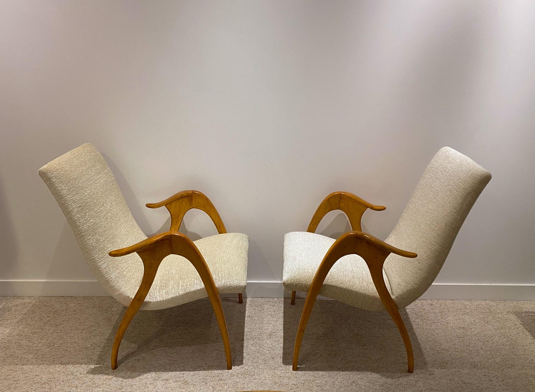 Sculptural pair of armchairs by Malatesta & Masson, Italy, circa 1950.
Maple wood and golden ivory upholstery (Pierre Frey).
  