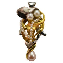 Italian Design Pearl Pendant in 18kt gold - "The Lovers"
