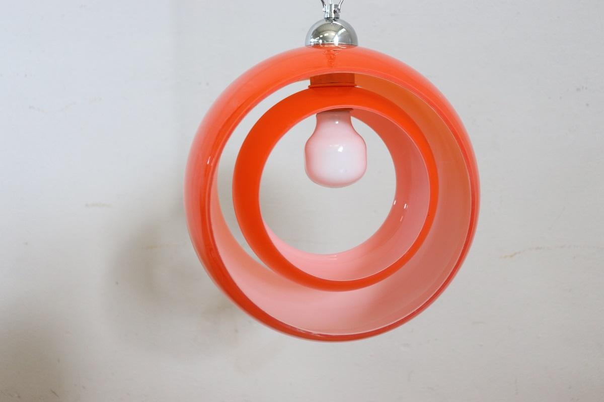 Lampada a sospensione di design italiano in vetro di Murano arancione, di Carlo Nason 1960 in vendita 4
