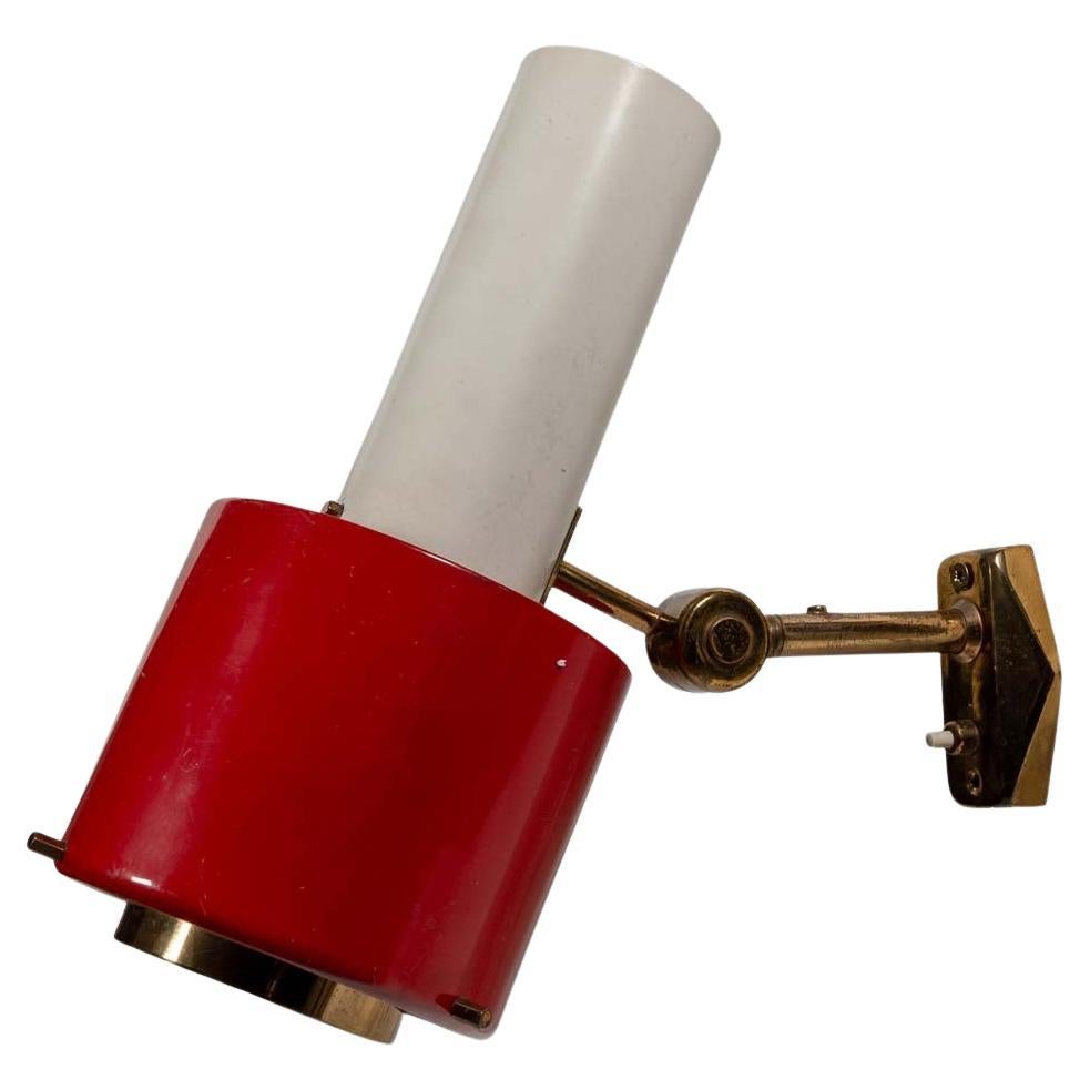 Italian design Red and white lacquered up down wall light by Stilnovo For Sale