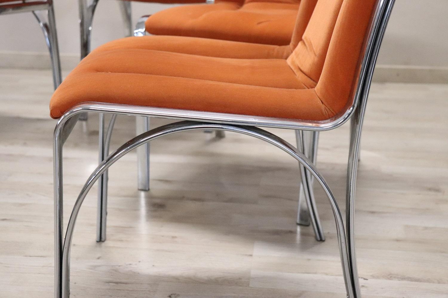 Italian Design Set of Four Chairs in Chromed Metal and Orange Velvet, 1970s For Sale 8