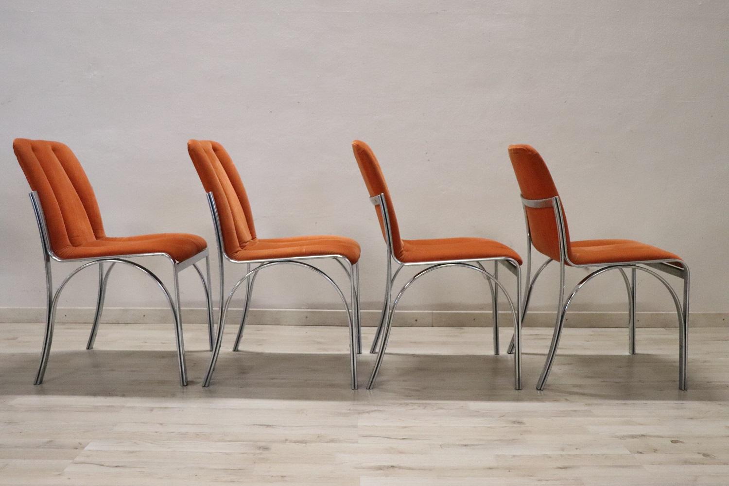 Italian Design Set of Four Chairs in Chromed Metal and Orange Velvet, 1970s For Sale 2