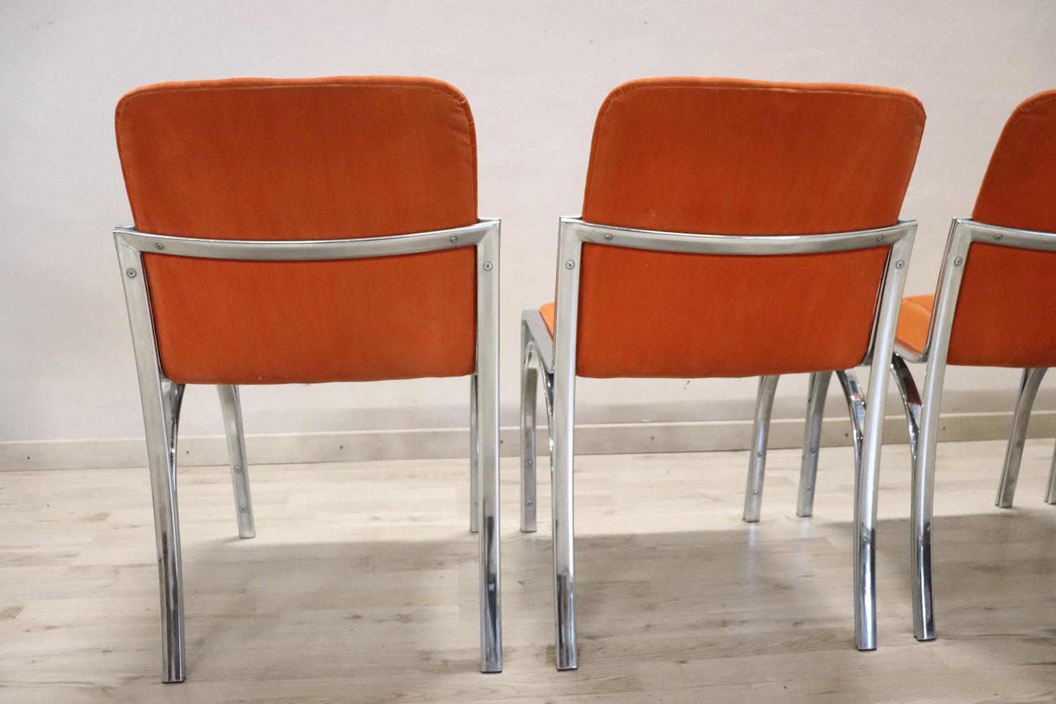 Italian Design Set of Four Chairs in Chromed Metal and Orange Velvet, 1970s For Sale 4