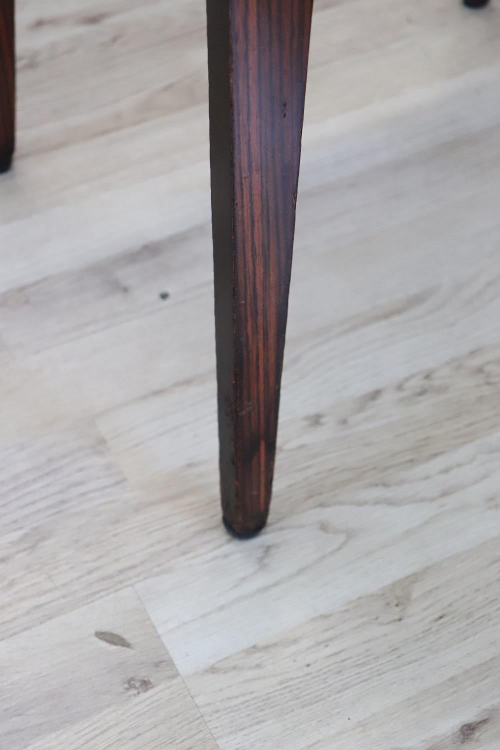Italienischer Design-Set aus sechs Stühlen aus Buchenholz und Kunstleder, 1960er Jahre im Angebot 4