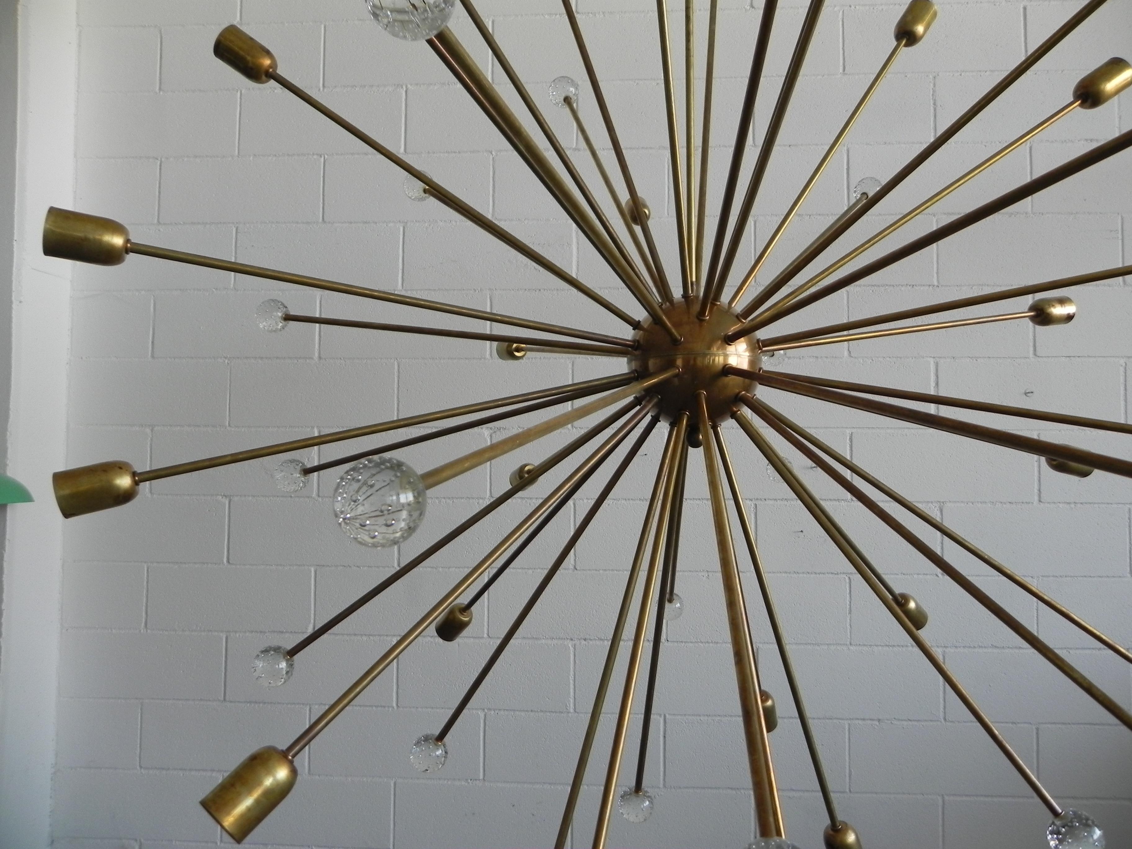 20th Century Italian Design Sputnik Stilnovo Chandelier, Brass and Spheres in Murano