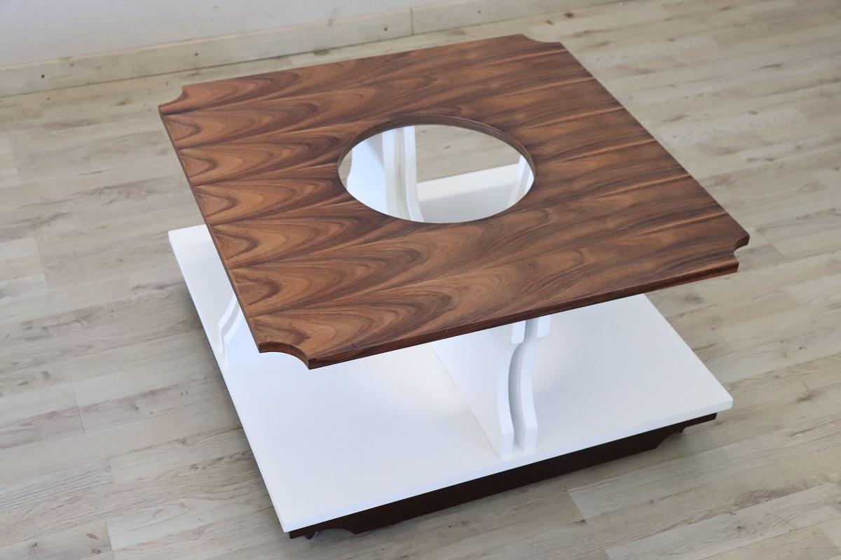 Mesa de centro cuadrada de diseño italiano, años 70 RESTAURADA Moderno de mediados de siglo en venta