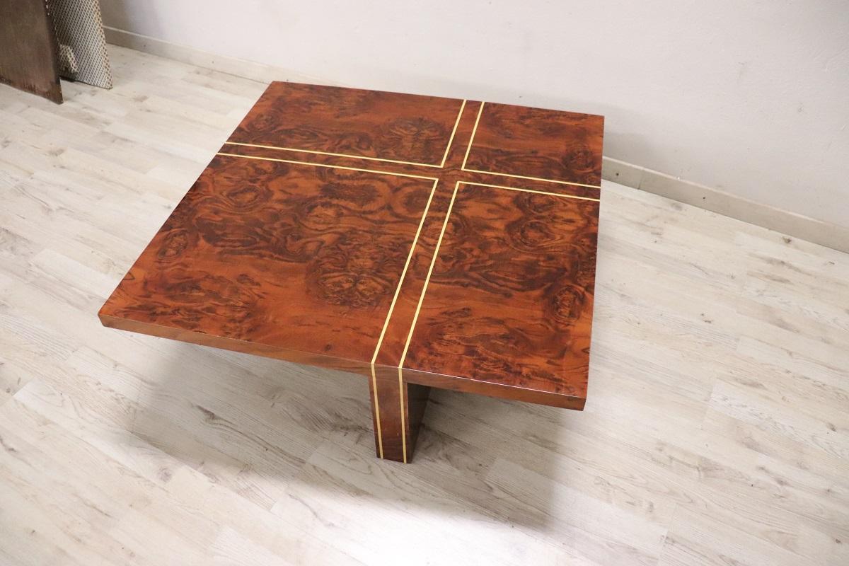 Italian Design Square Coffee Table in Walnut Burl, 1970s In Good Condition For Sale In Casale Monferrato, IT