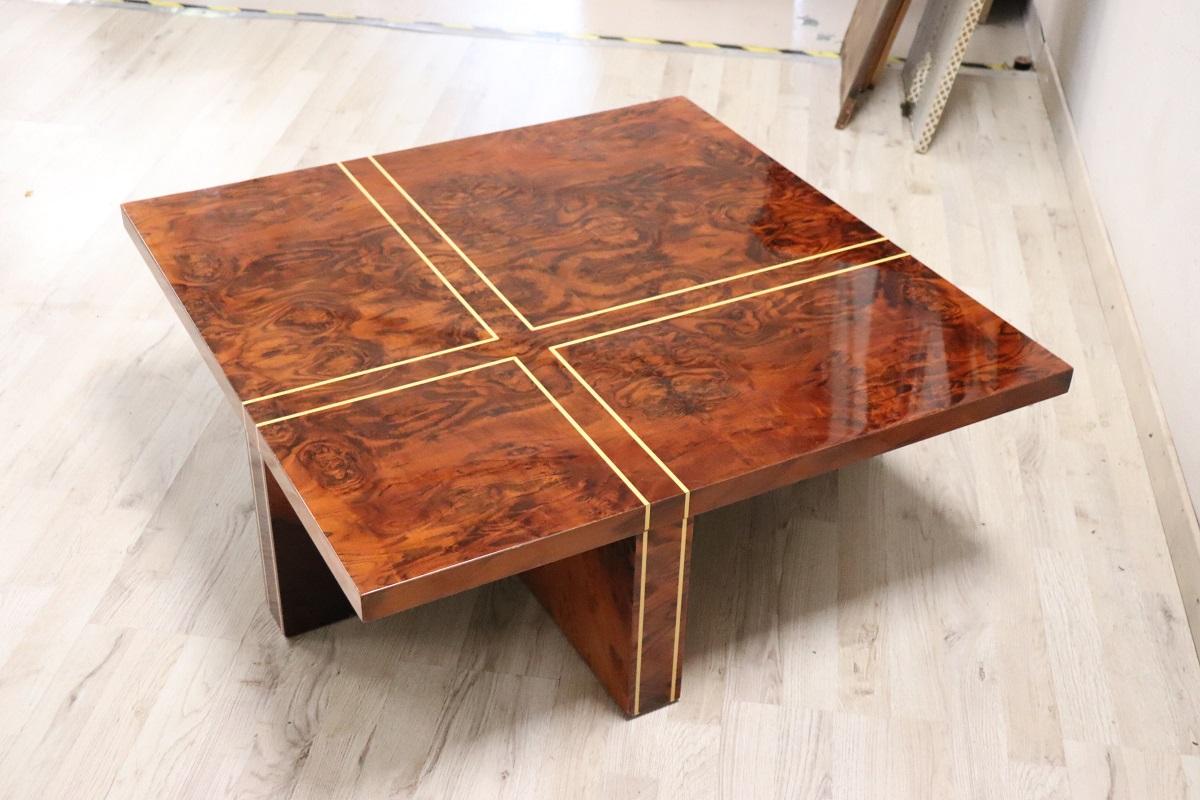 Italian Design Square Coffee Table in Walnut Burl, 1970s For Sale 3