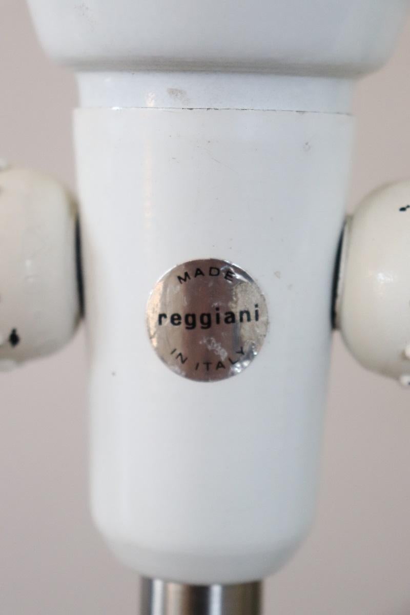 Lampada da tavolo in acciaio di design italiano di Goffredo Reggiani, anni '70 In condizioni buone in vendita a Casale Monferrato, IT
