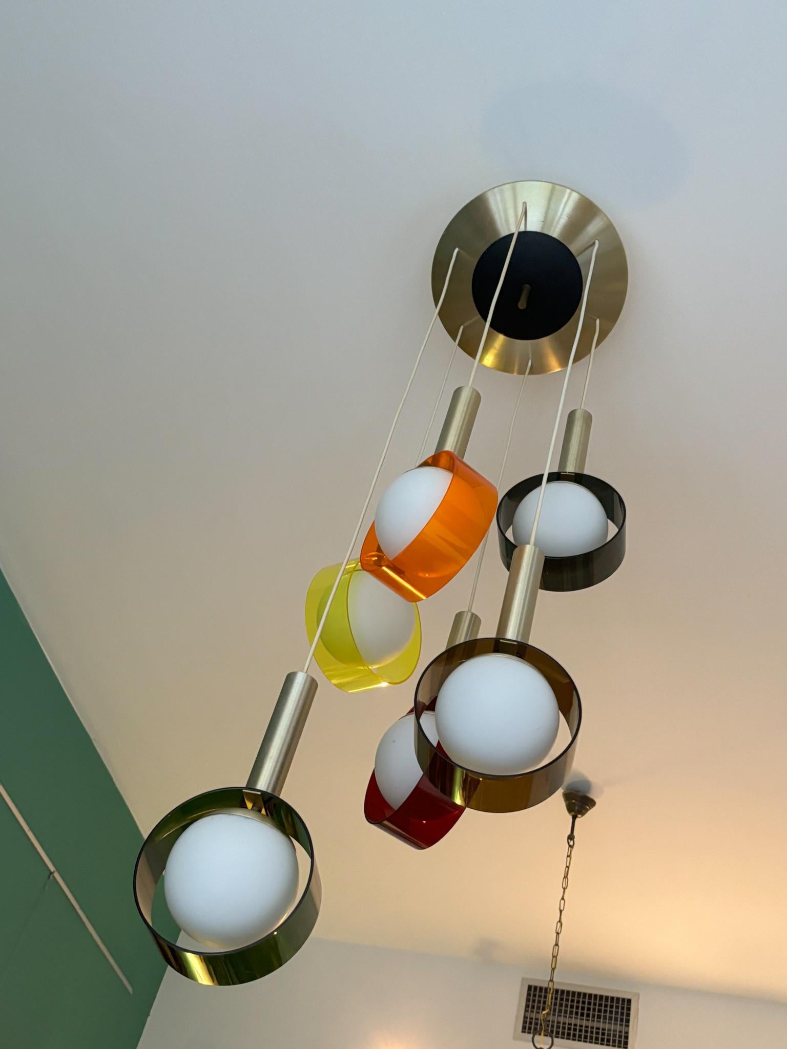 Milieu du XVIIe siècle Lustre à suspension Stilux multicolore de design italien des années 1960 en vente