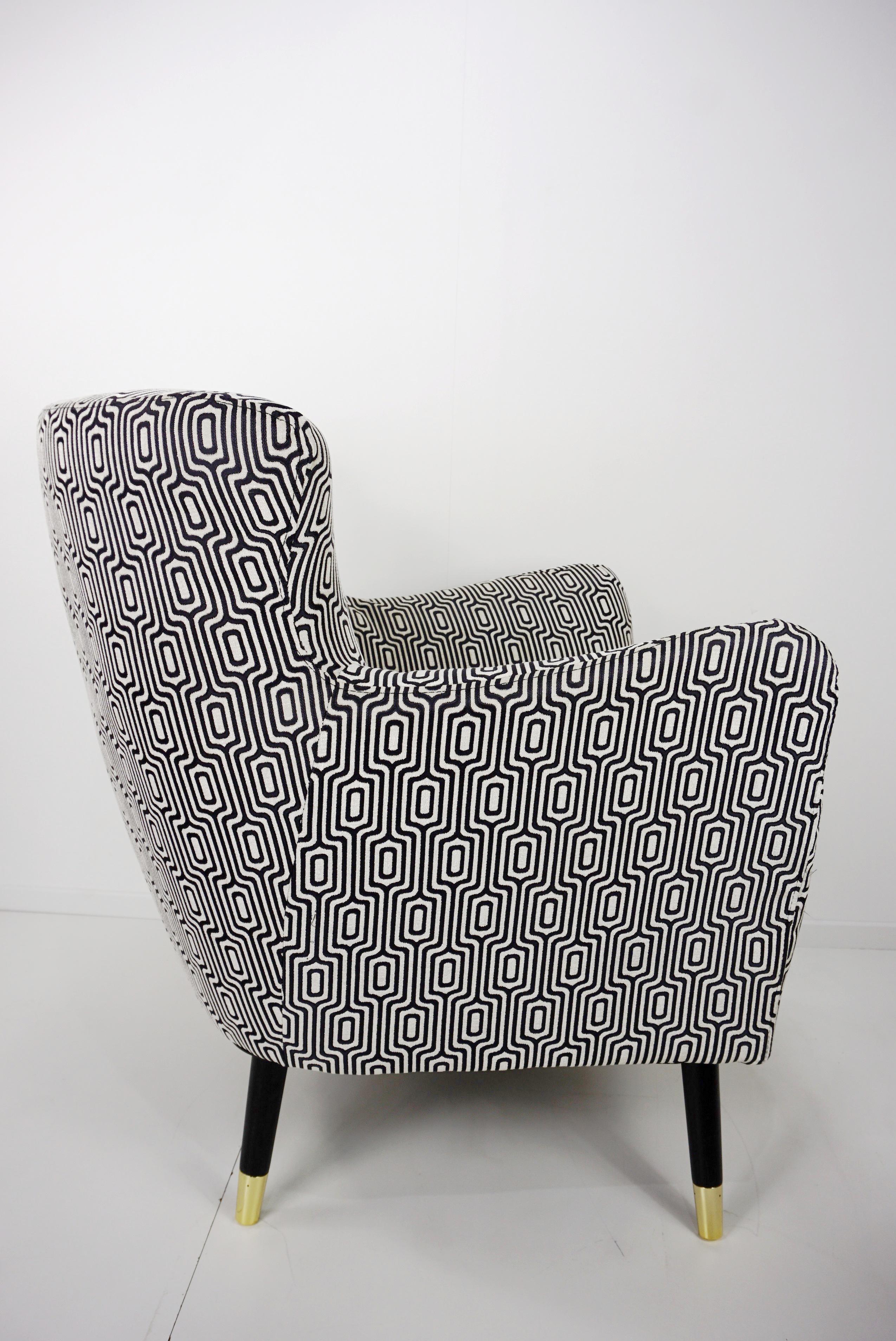 Mid-Century Modern Italian Design Style Black and White Fabric Pair of Armchairs For Sale