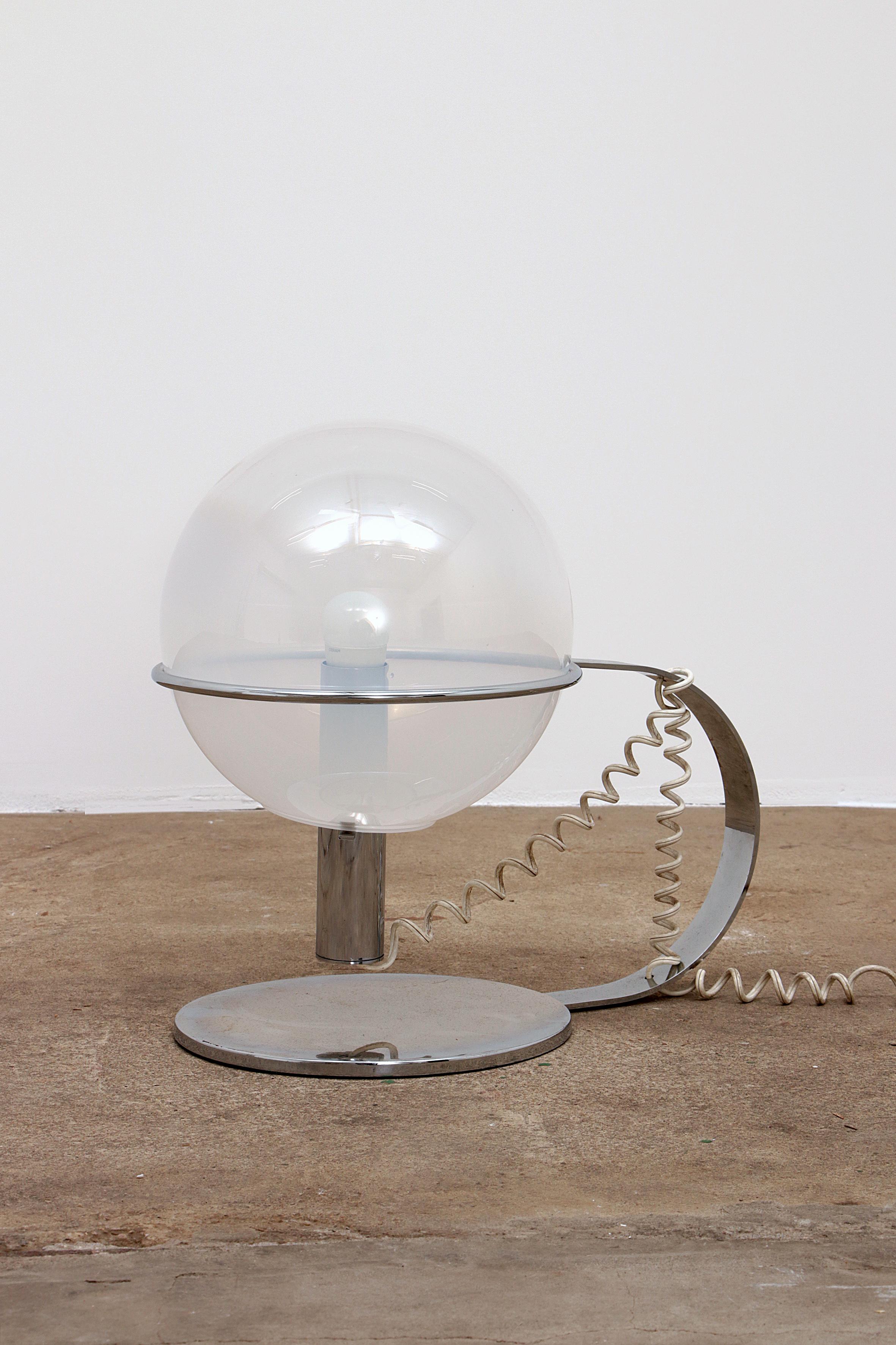 Lampe de table italienne de design en chrome et verre, 1960 Bon état - En vente à Oostrum-Venray, NL