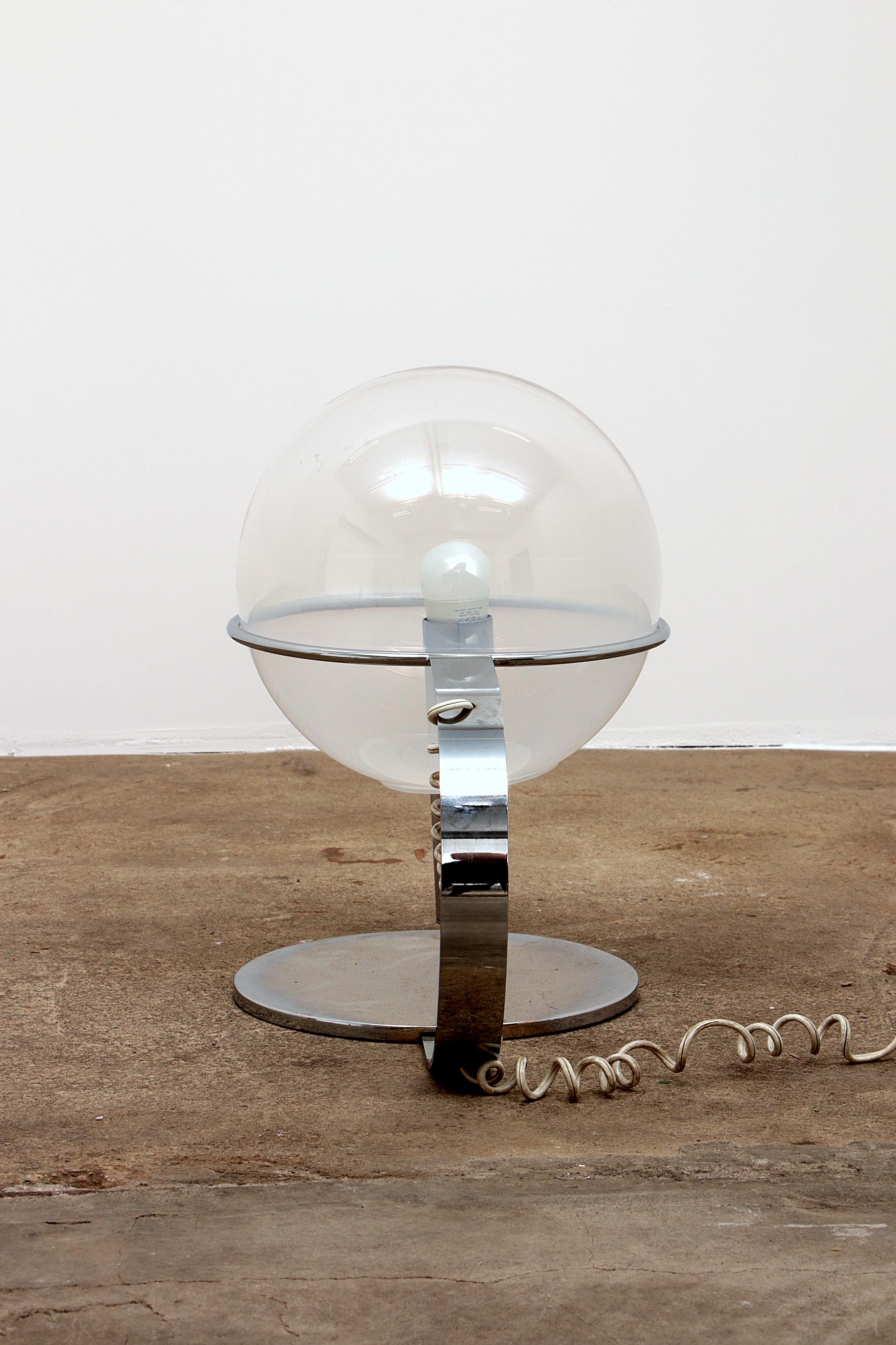 Italian Design Table Lamp Made of Chrome with Glass, 1960 For Sale 3