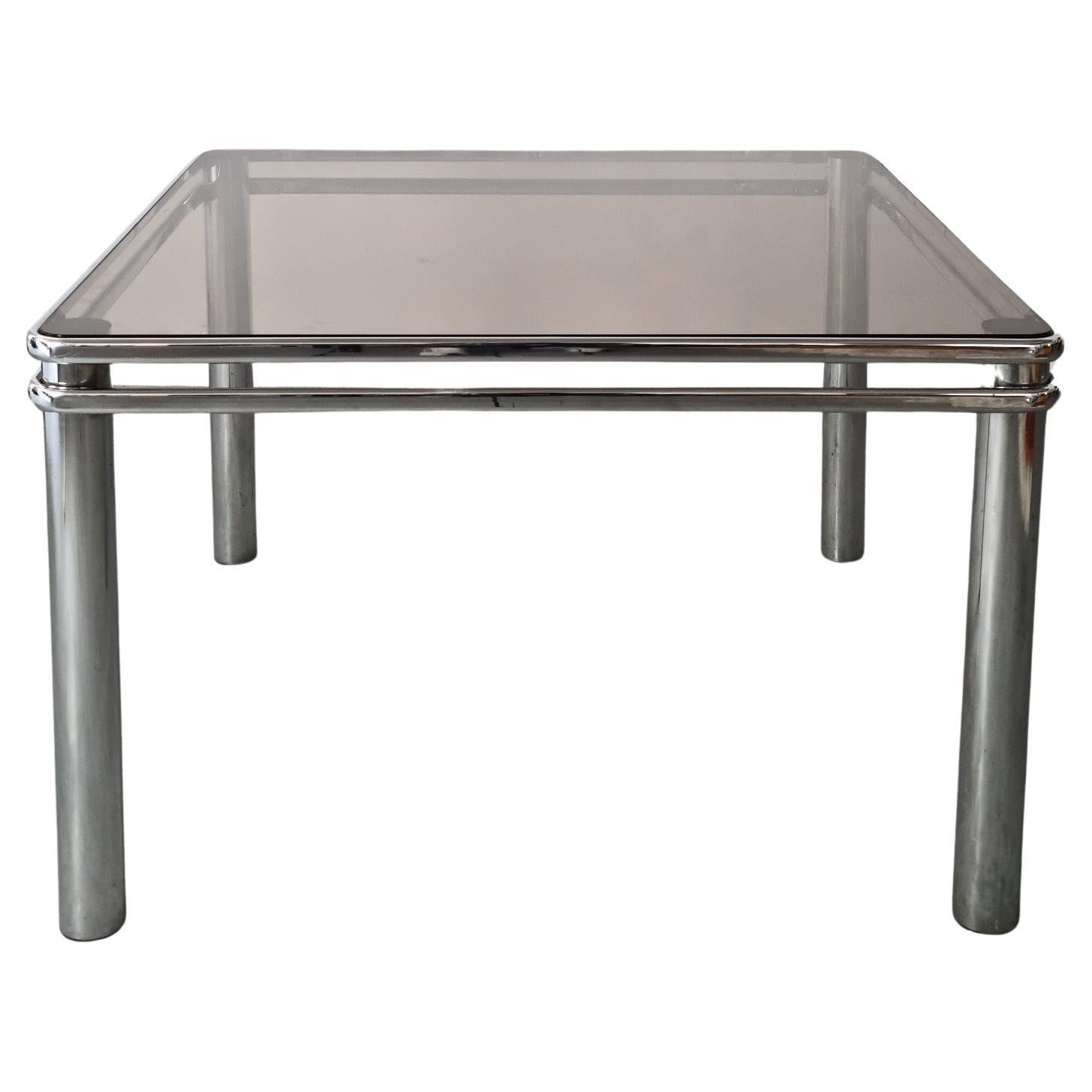 Italienischer Esstisch aus Chromrohr und Rauchglas im italienischen Design, 1970 im Angebot
