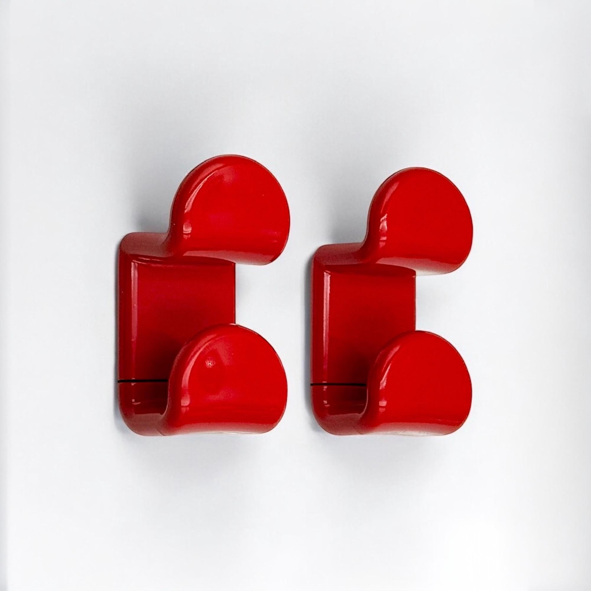 Ganci da parete di design italiano di Ambrogio Rossari per Gedy in rosso lucido, set di 2 in vendita 4