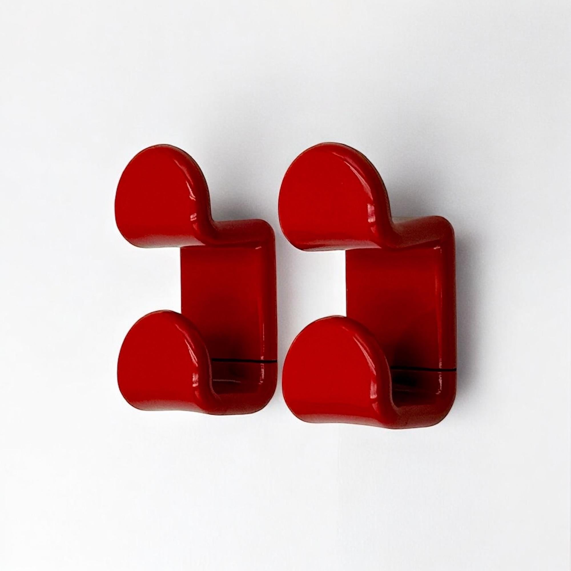 Industriale Ganci da parete di design italiano di Ambrogio Rossari per Gedy in rosso lucido, set di 2 in vendita