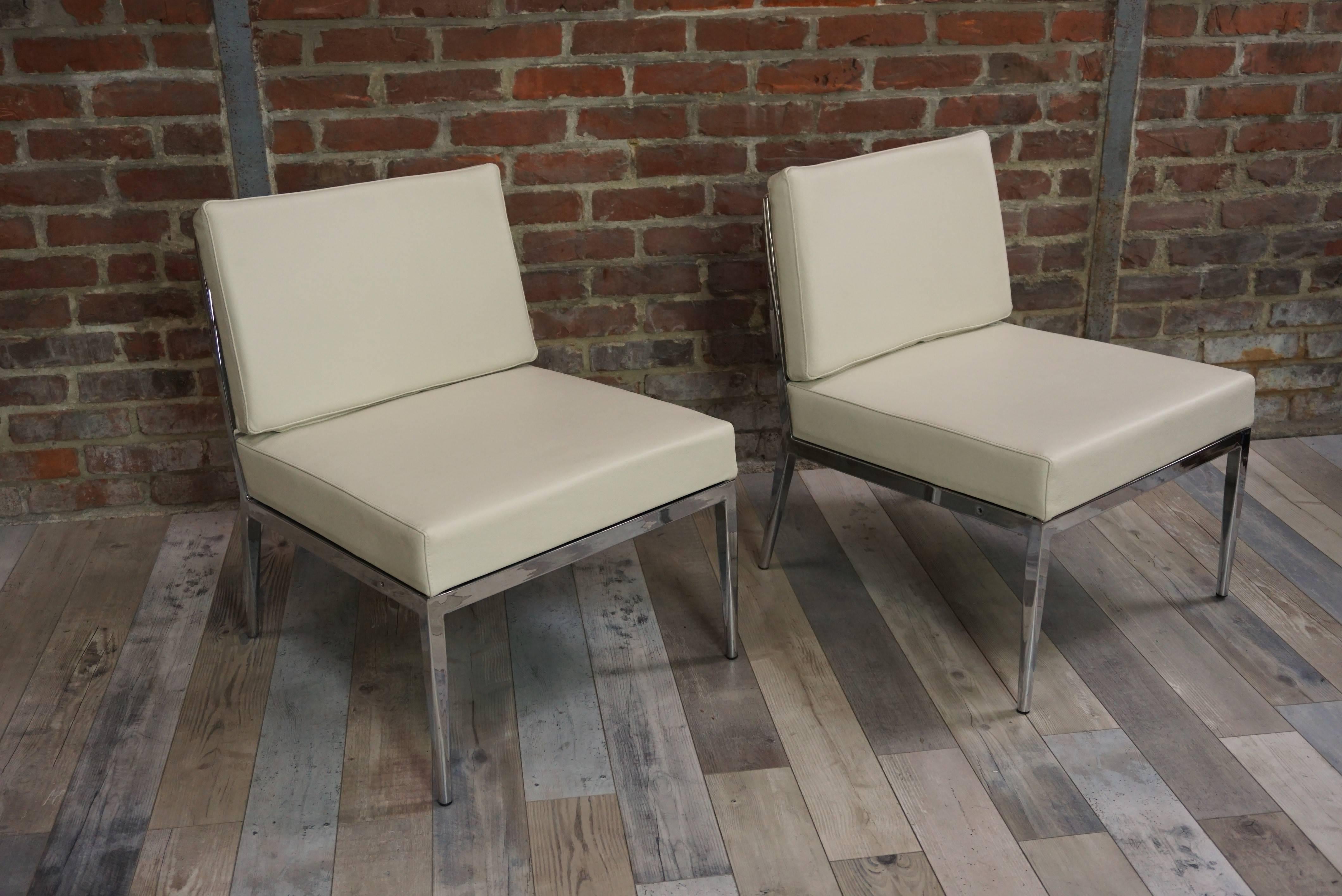 European Italian Design White Leather and Chrome Metal Lounger Chairs