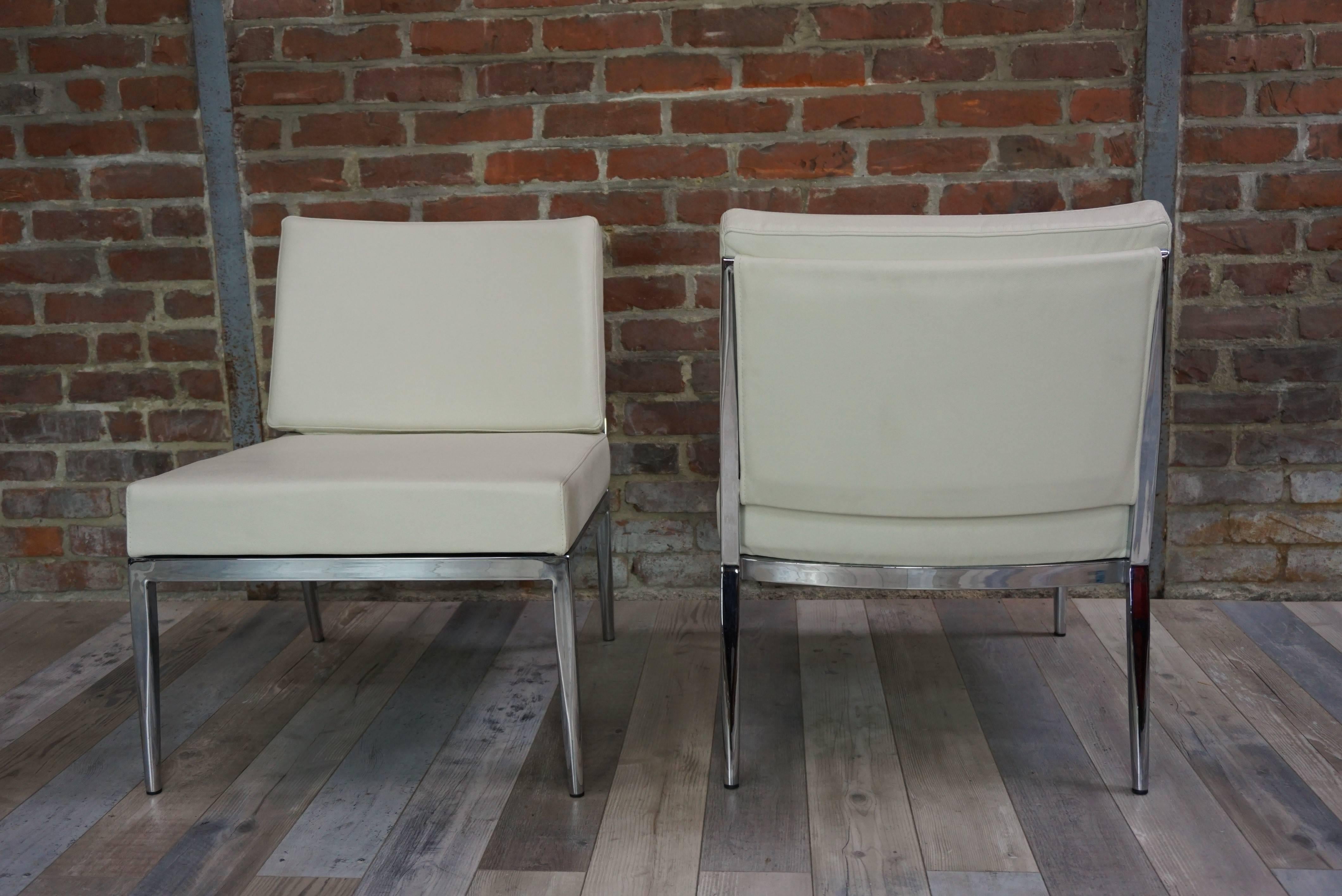 Italian Design White Leather and Chrome Metal Lounger Chairs 2