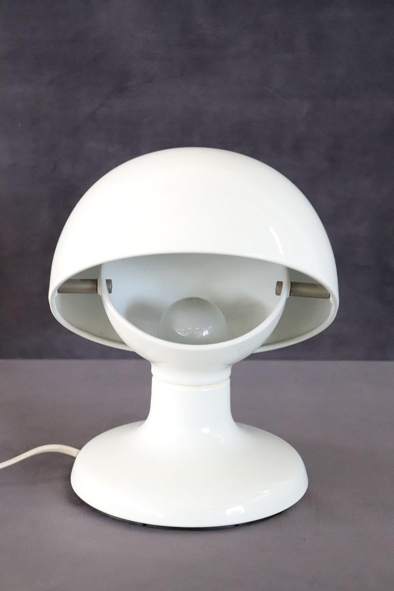 Mid-20th Century Italian Design White Metal Table Lamp by Tobia and Afra Scarpa for Flos, 1960s For Sale