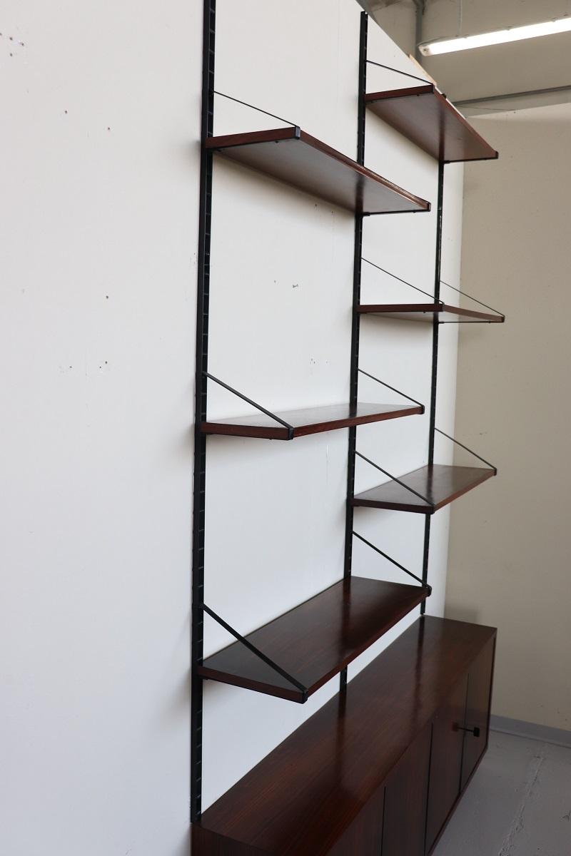 Italienisches Design Bücherregal aus Holz mit Stauraum, 1960er Jahre im Zustand „Gut“ im Angebot in Casale Monferrato, IT