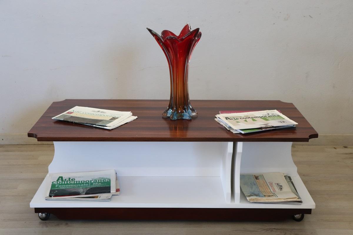 Italian Design Wooden Coffee Table, 1970s RESTORED For Sale 3