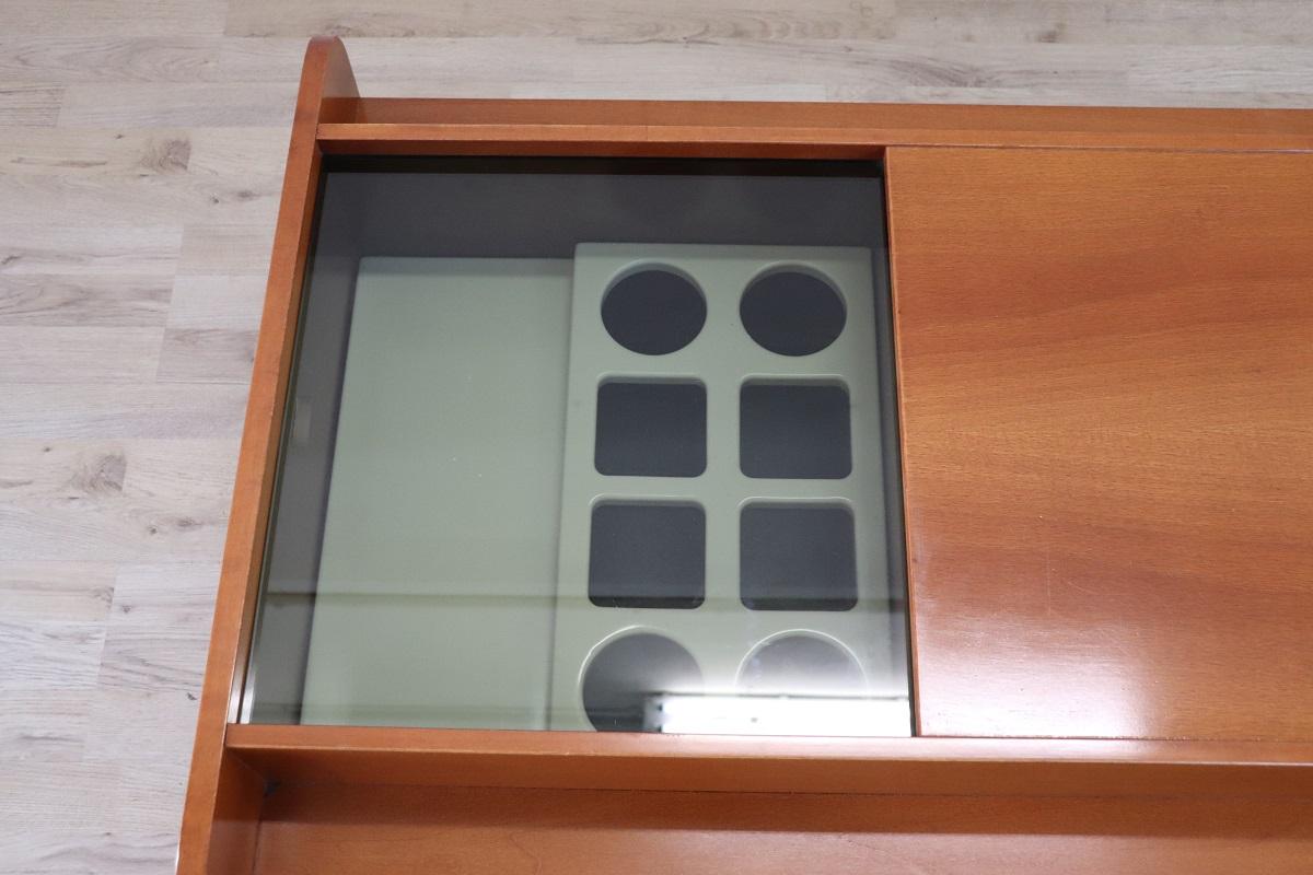 Italian Design Wooden Coffee Table with Bar Compartment, 1970s For Sale 4