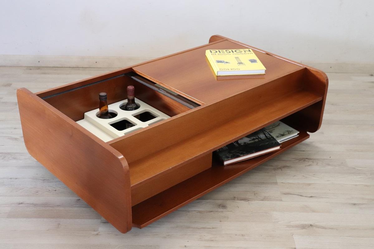 Italian Design Wooden Coffee Table with Bar Compartment, 1970s For Sale 5